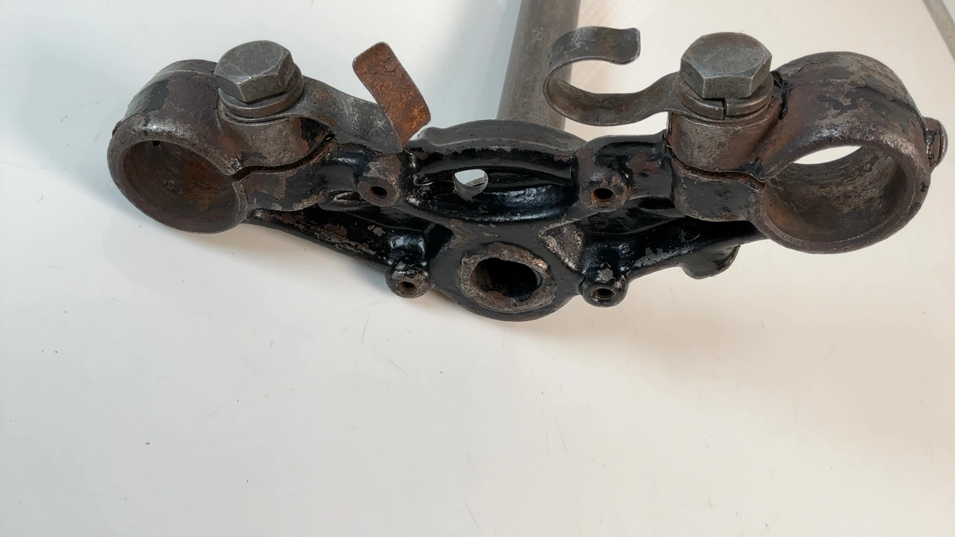 Suzuki GS125 GS125E 125cc Lower Triple Tree Fork Clamp 1982 1983 OEM 51410-45000 - Image 5