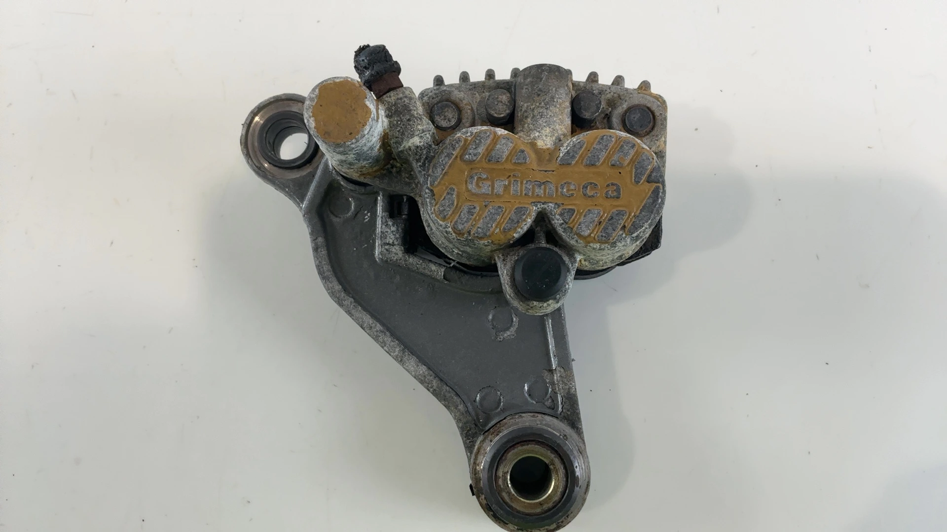 Honda Bali SJ50 50cc Front Brake Caliper 1993-2001 OEM 45100-GAV-701ZA - Image 4