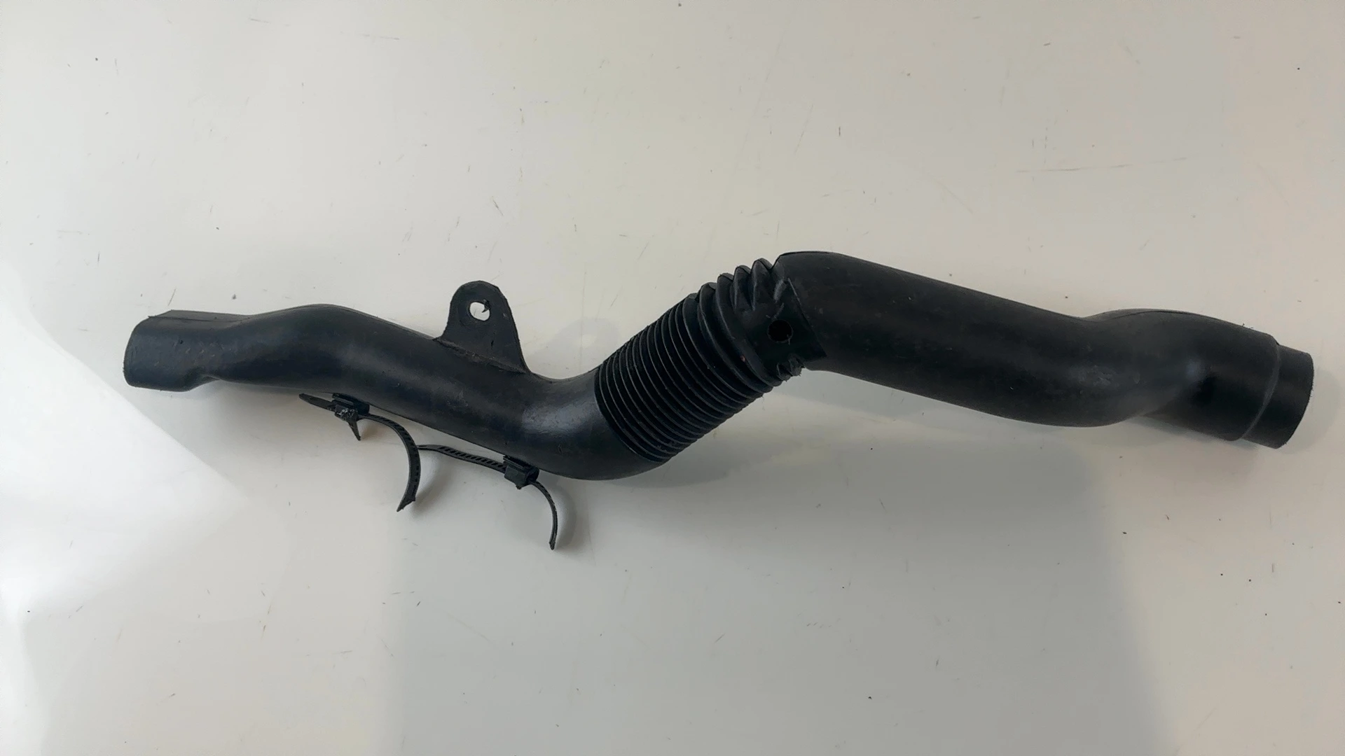 Suzuki GSX-R 750 GR7BB 750cc Right Air Intake Ram Duct Tube 1992-95 94451-17E00 - Image 2