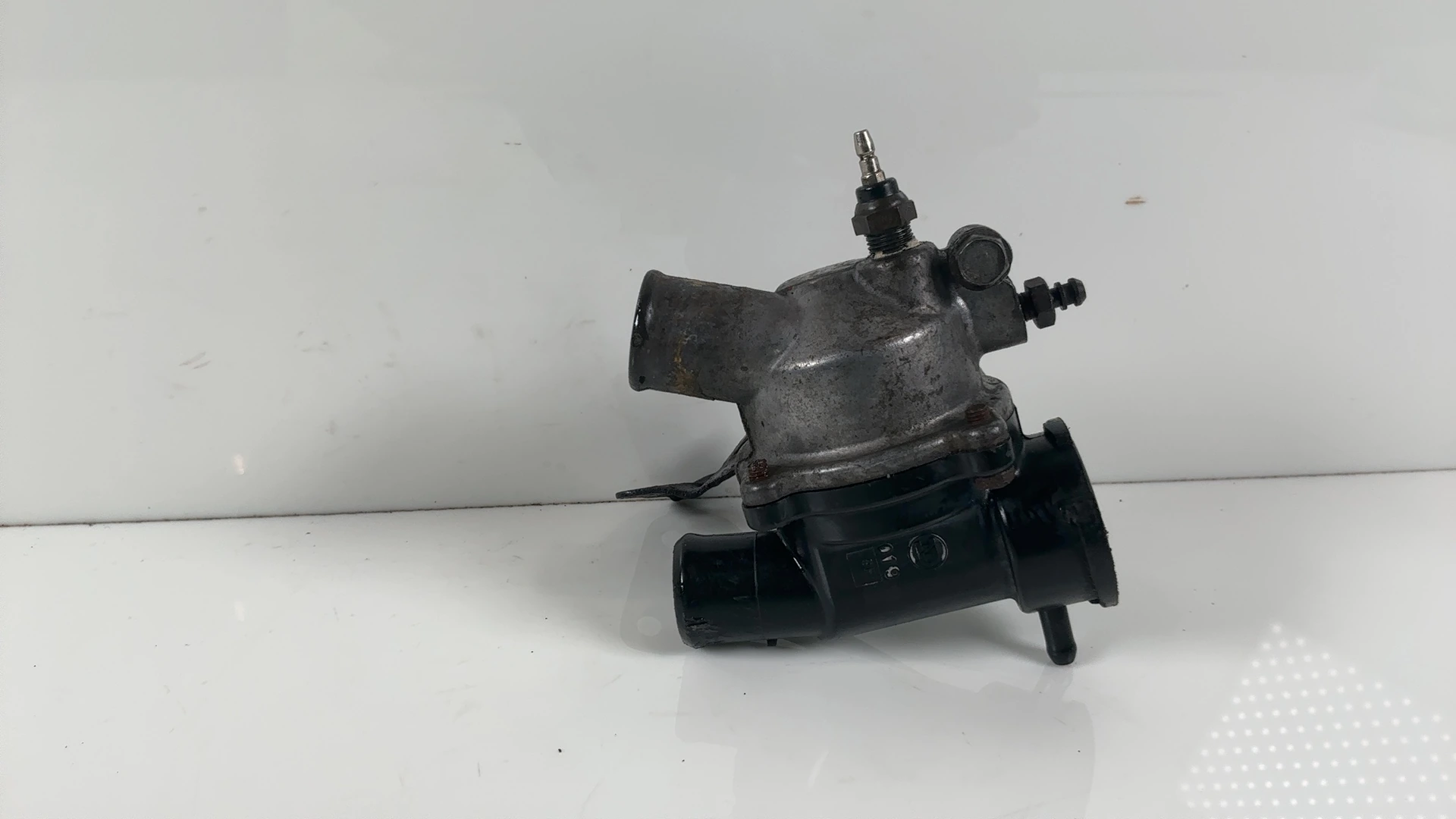 Kawasaki ZZR600 ZX600-E 600cc Thermostat Housing 1993-2004 OEM 16160-1117