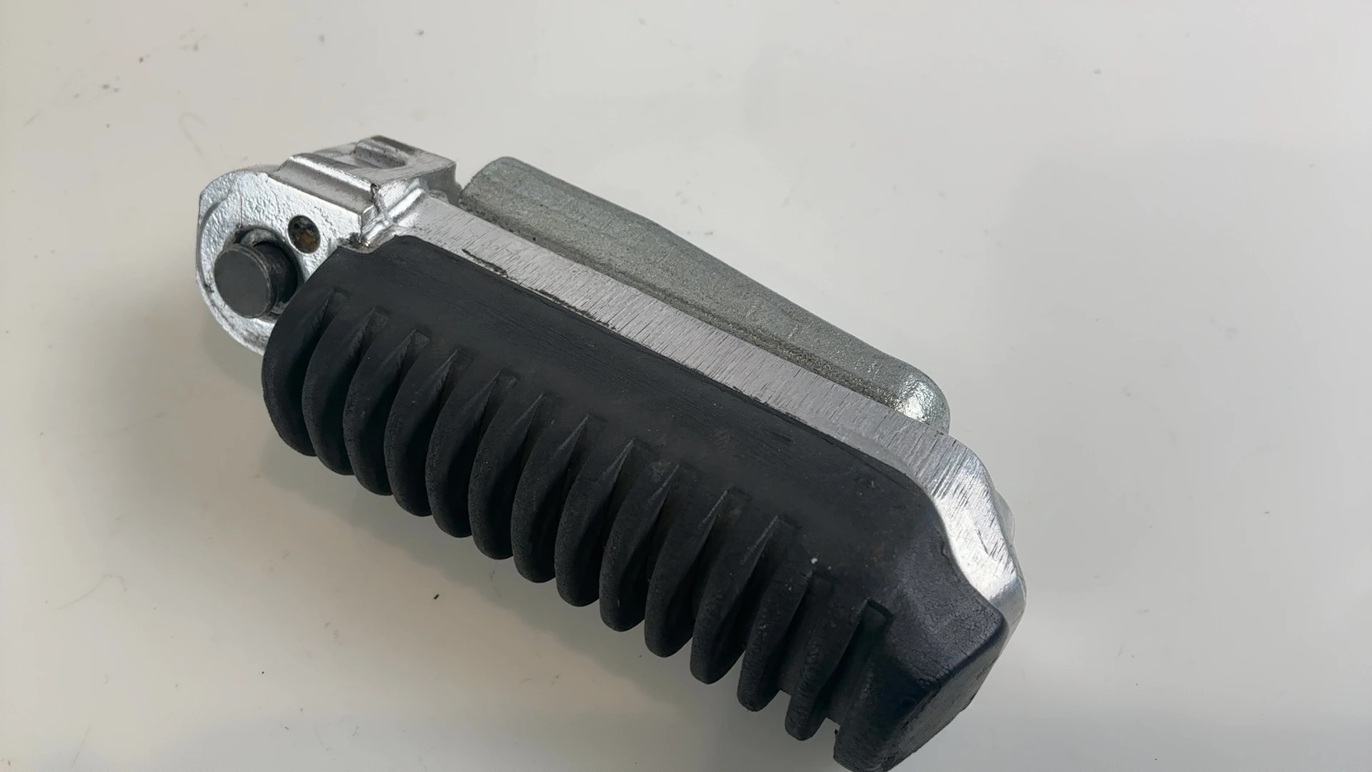 Suzuki Bandit GSF1200 Rear Right Pillion Foot Rest Peg 1996-2006 OEM 43610-40C00 - Image 6