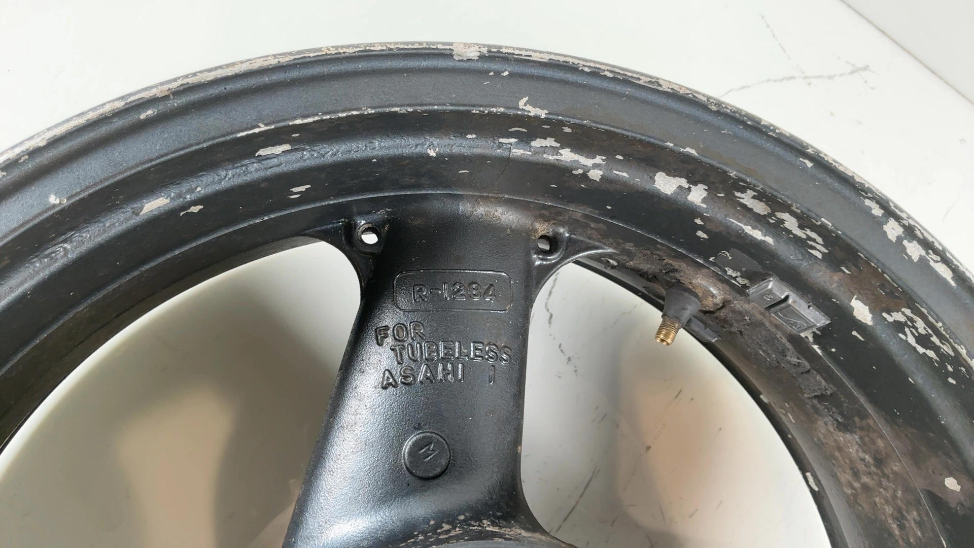 Kawasaki Ninja ZXR750 ZX750H 750cc Rear Wheel Rim 1989 1990 OEM 41073-1323-DH - Image 6