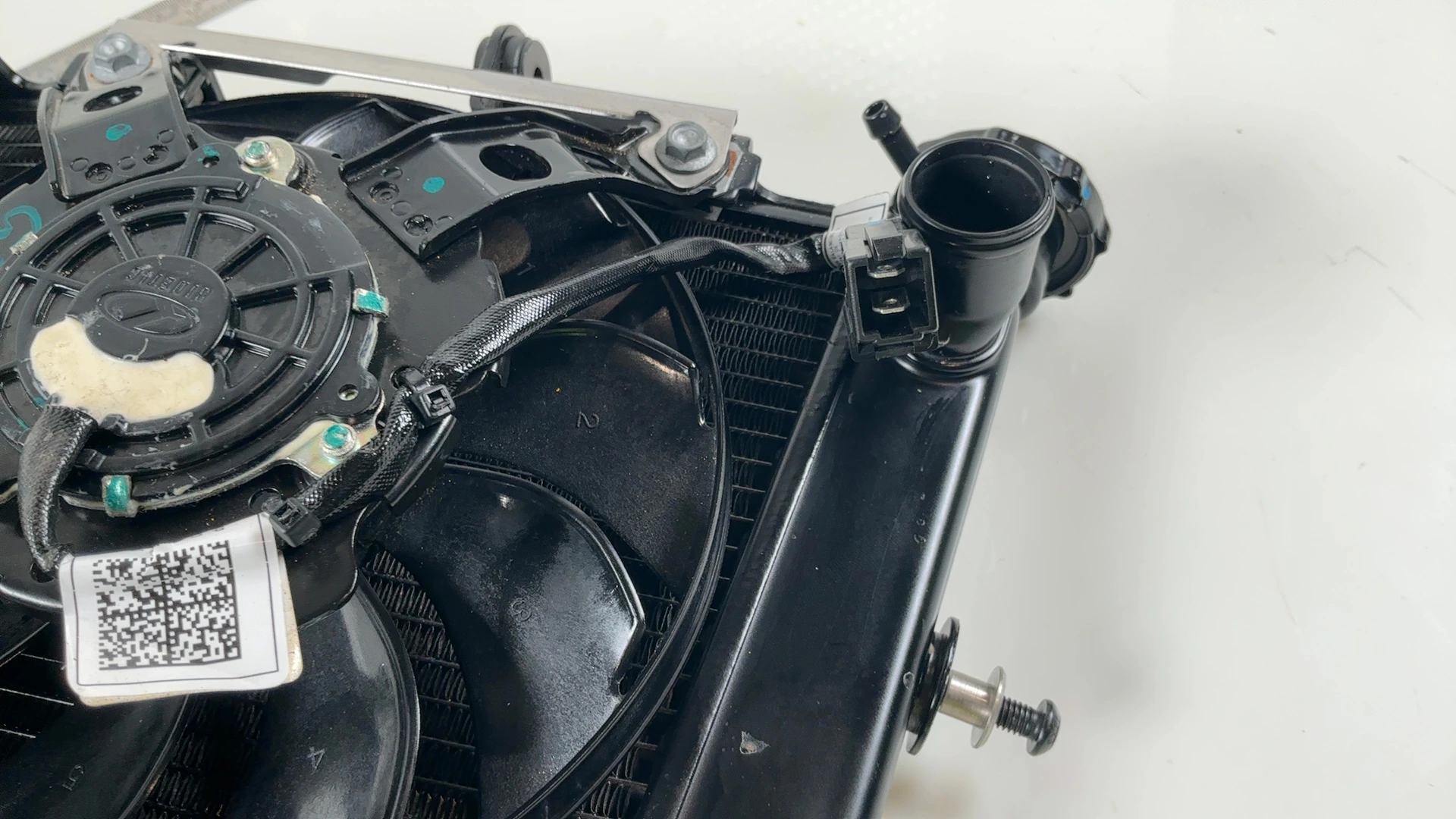 Aprilia RSV4 Tuono V4 1100 Engine Radiator 2025 2026 OEM 2B012807 - Image 7