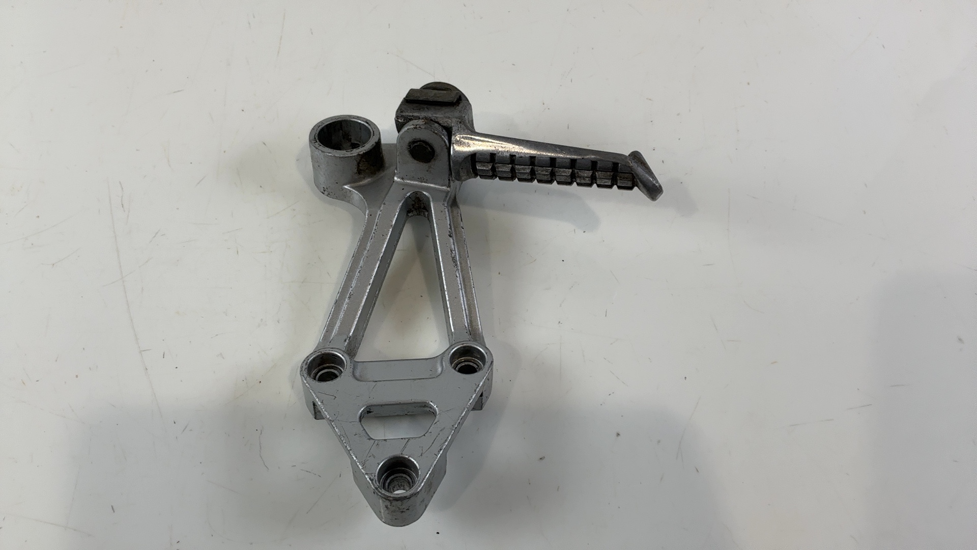 Kawasaki Ninja ZX1000 ZX10 Rear Right Footrest Bracket 1988-90 OEM 35011-1425-CE - Image 3