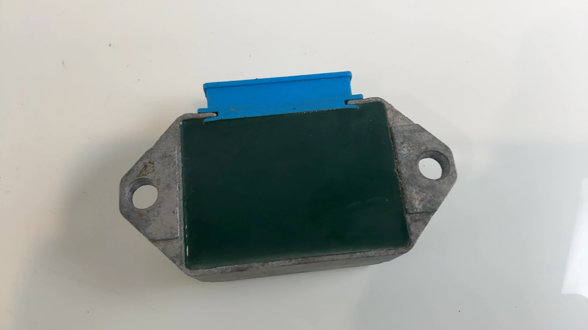 Piaggio Vespa ET2 ET4 50 125 Voltage Regulator Rectifier 1996-2000 OEM 2940165 - Image 4