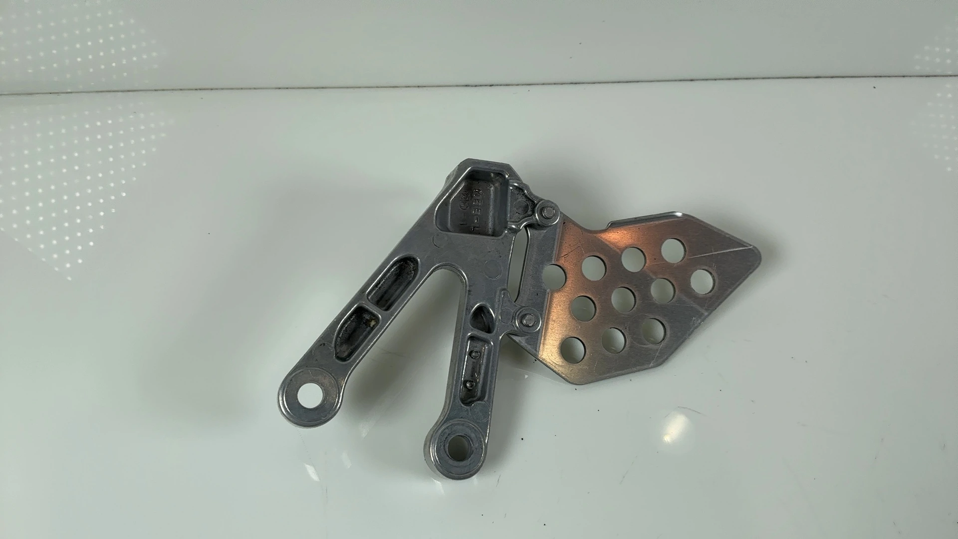 Honda CBR600RR PC37 600cc Front Left Rider Rearset Bracket 2003-06 50700-MEE-D00 - Image 4