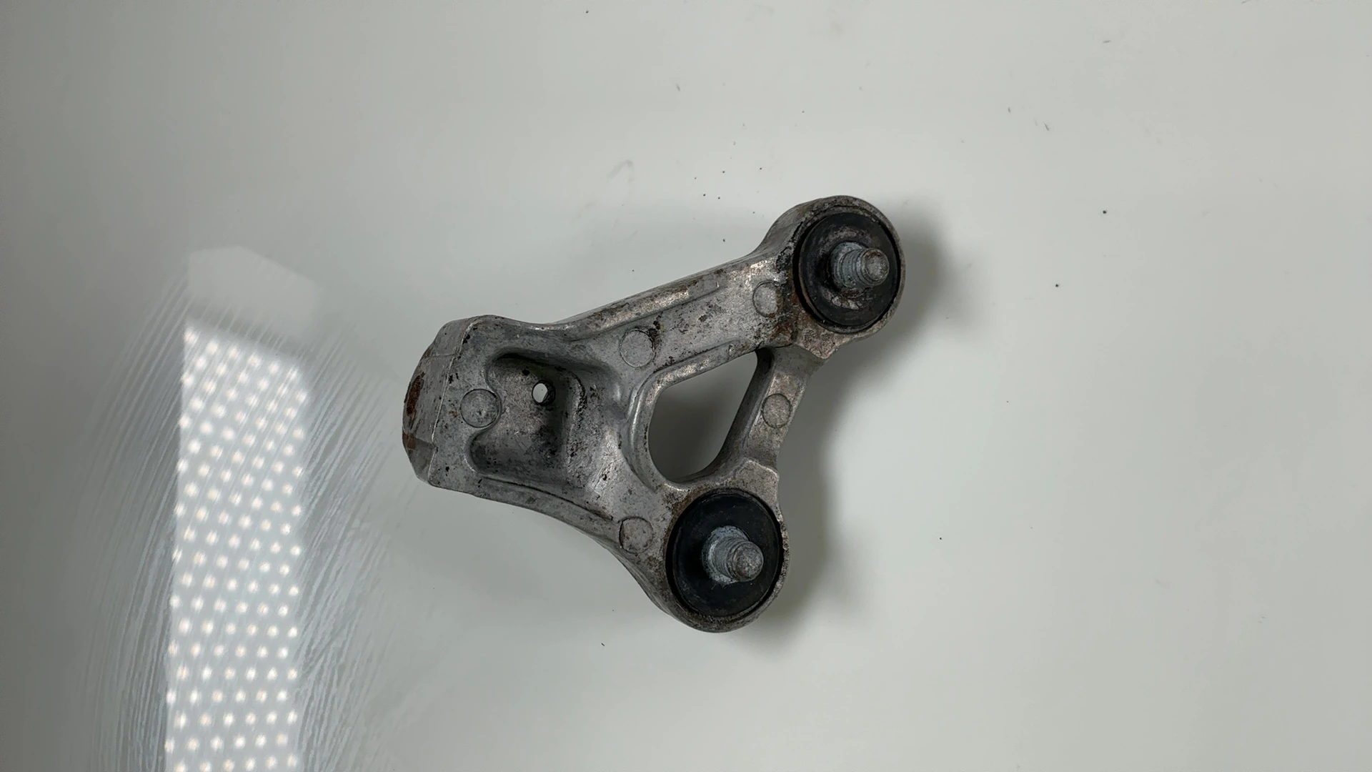 Honda CBR1000F SC24 1000cc Left Front Footrest Peg Bracket 1990-91 50700-MS2-670 - Image 2