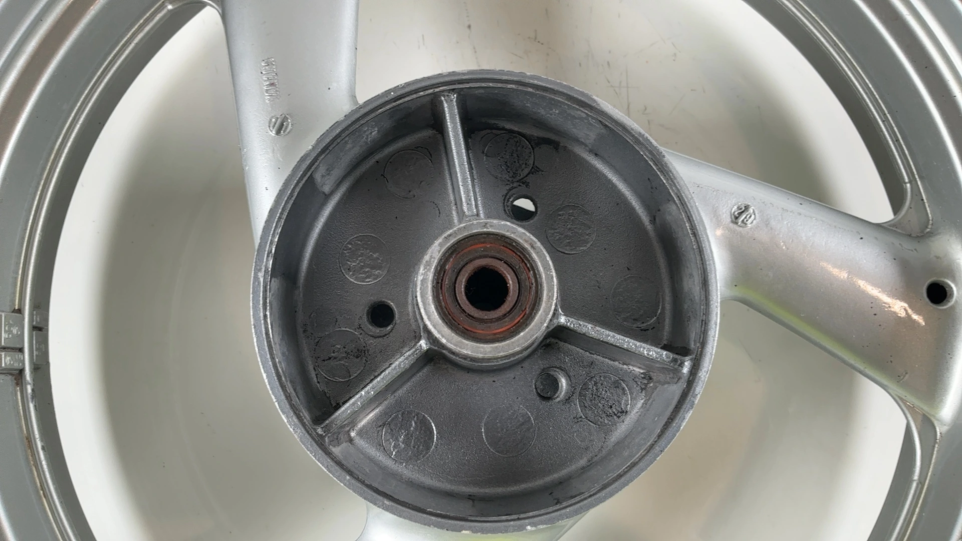 Yamaha XJ600S Diversion 4BR Rear Wheel Rim 1991-1997 OEM 3HE-25338-00 Enkei - Image 9