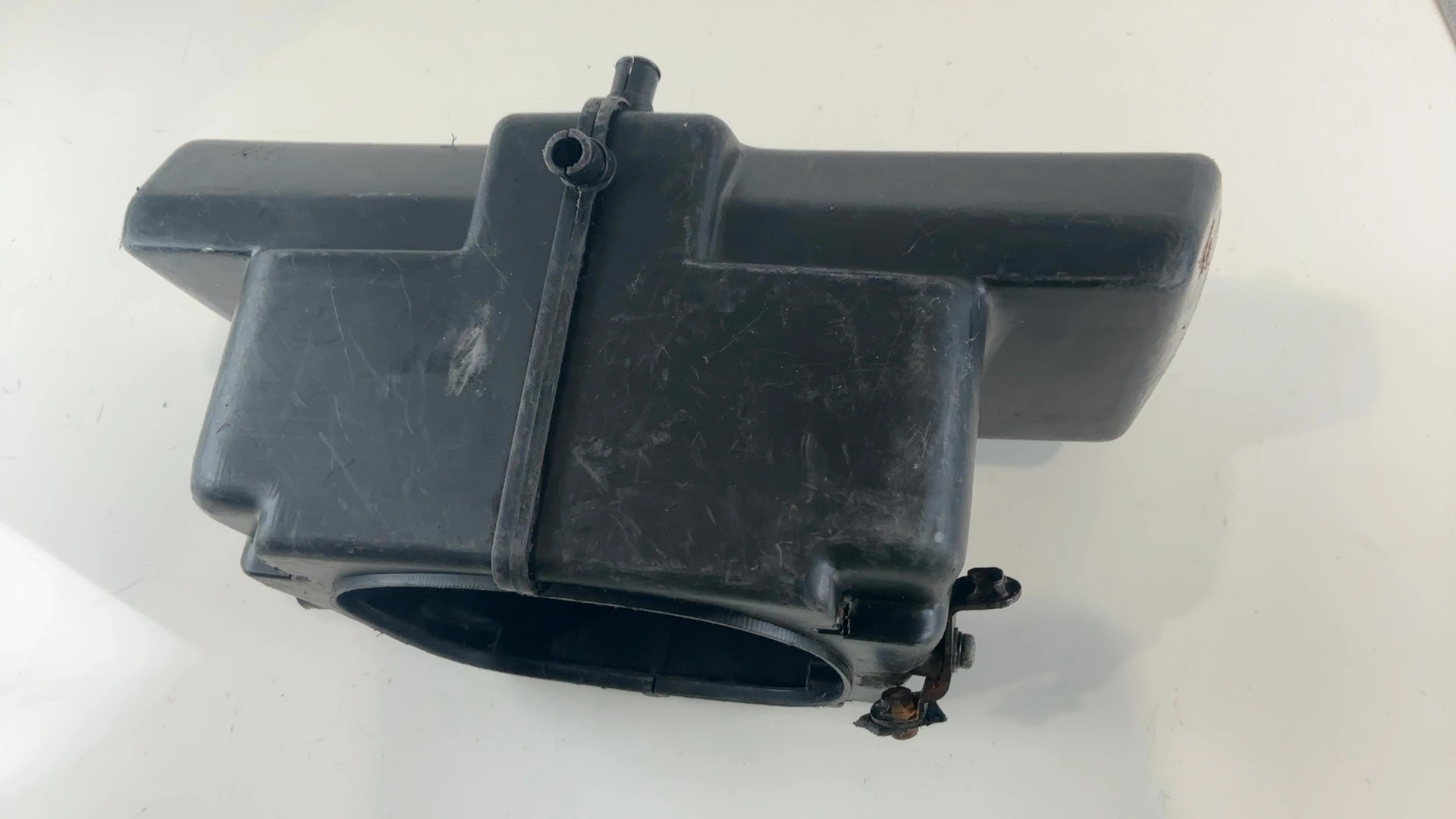 Suzuki GSX-R Slingshot GR77A 750cc Air Filter Box 1988-1992 OEM 13720-17C00 - Image 6