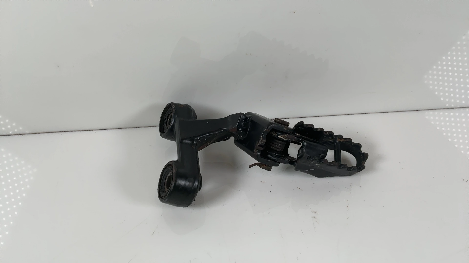 Suzuki DR350 DR350SE DR250 Front Footrest Bracket 1990-1999 OEM 43510-15D00-019 - Image 2