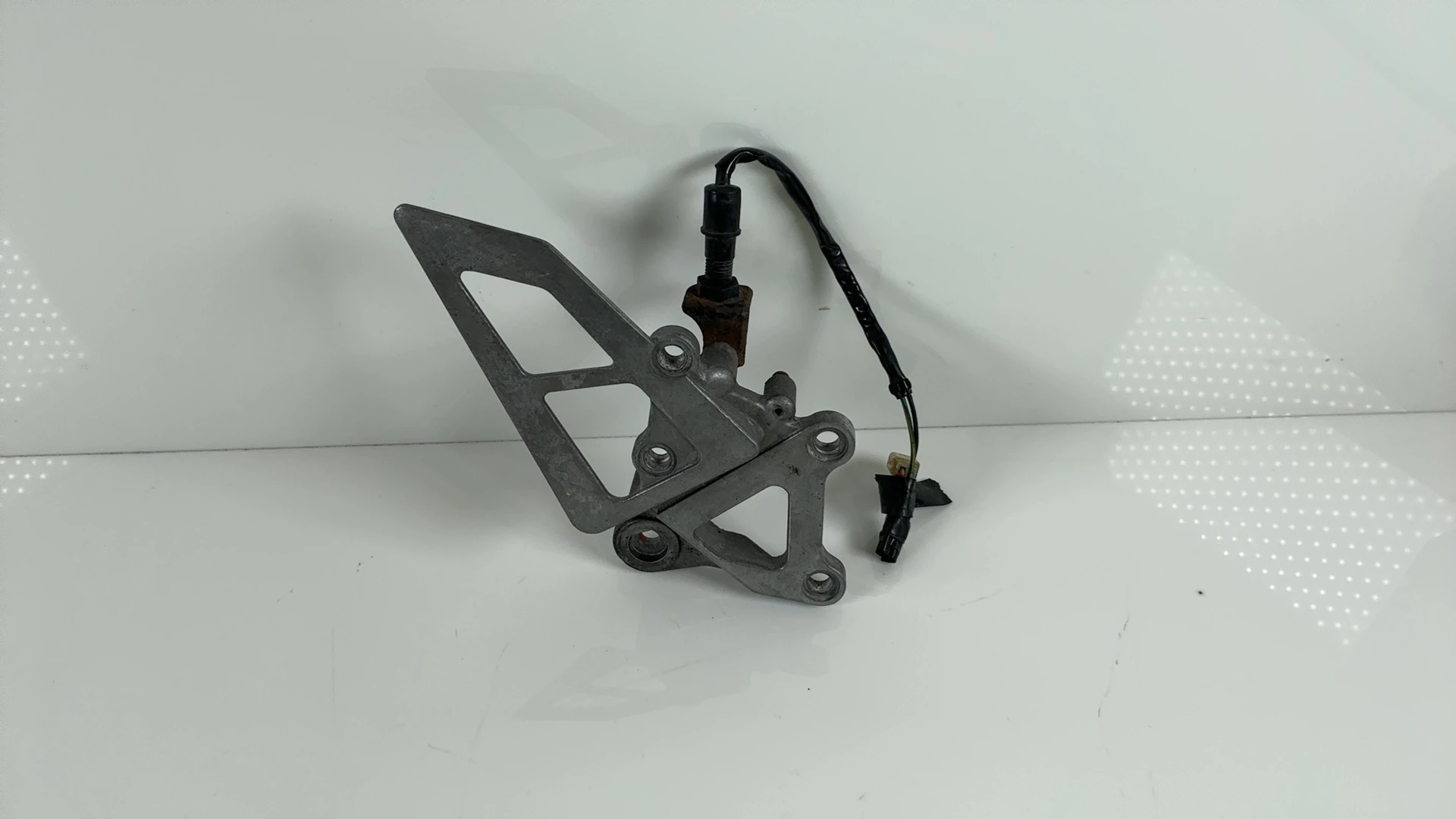 Kawasaki Ninja ZX-6R ZX600 600cc Front Right Footpeg Hanger 1995-1997 35011-1553 - Image 17
