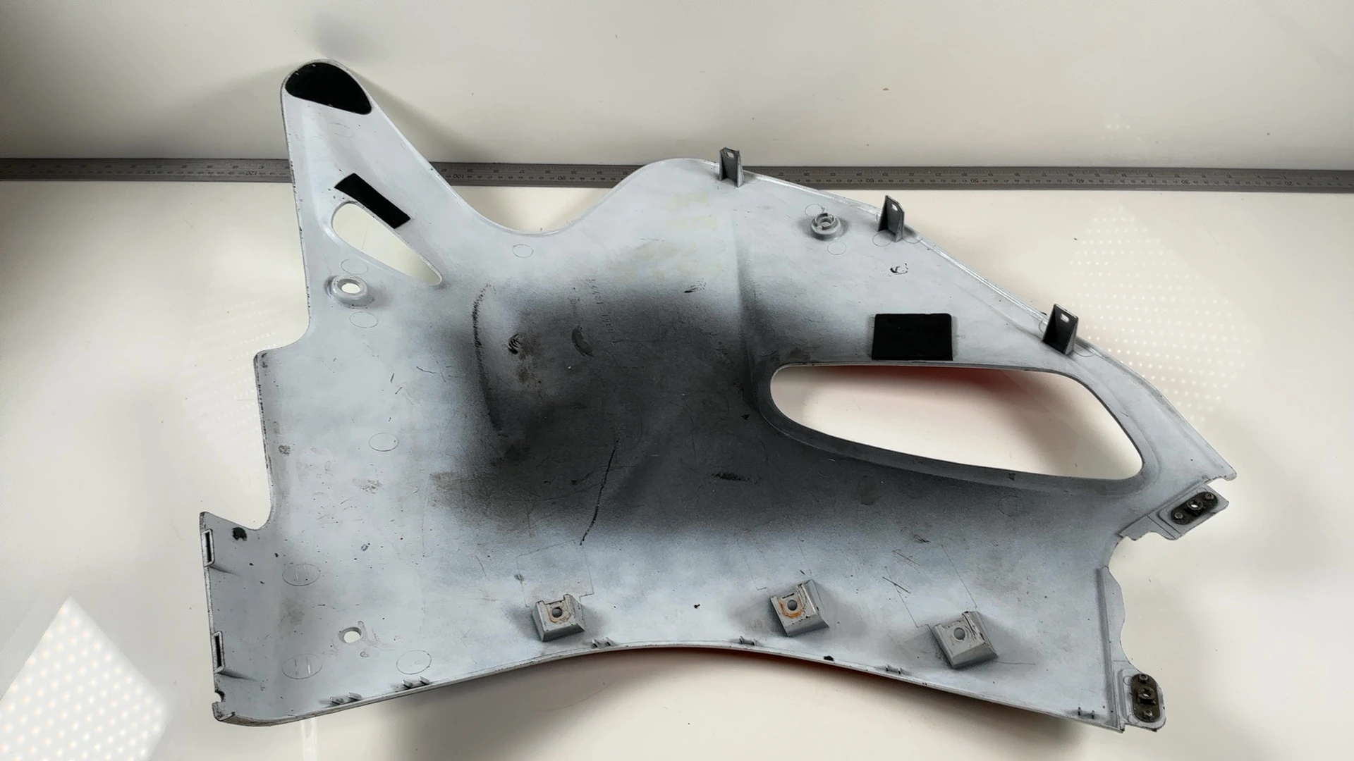 Suzuki GSXR 750 600 Left Side Lower Mid Fairing Cowl 1992-1995 OEM 94481-17E0 - Image 4
