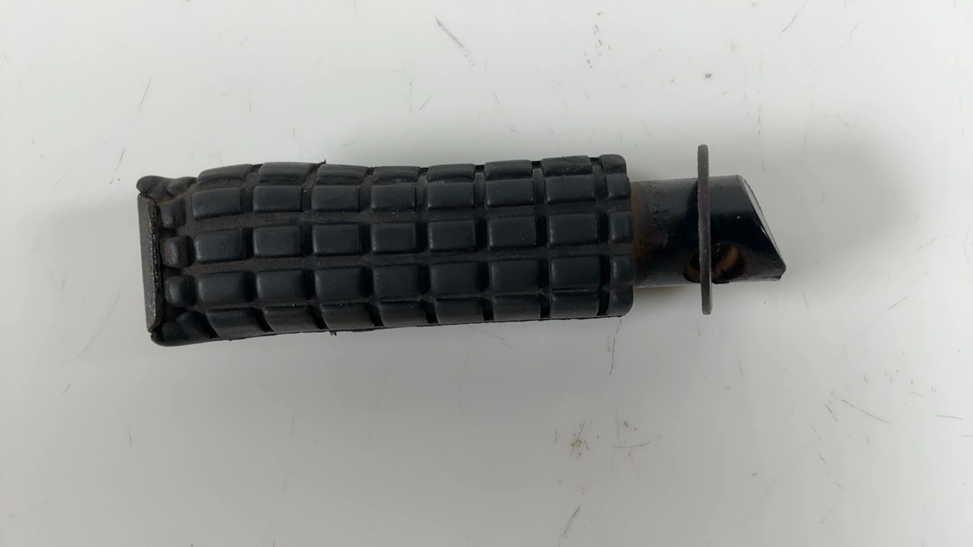 Honda NTV 650 RC33 650cc Rear Right Foot Peg 1988-1998 OEM 50633-MS9-000 - Image 3