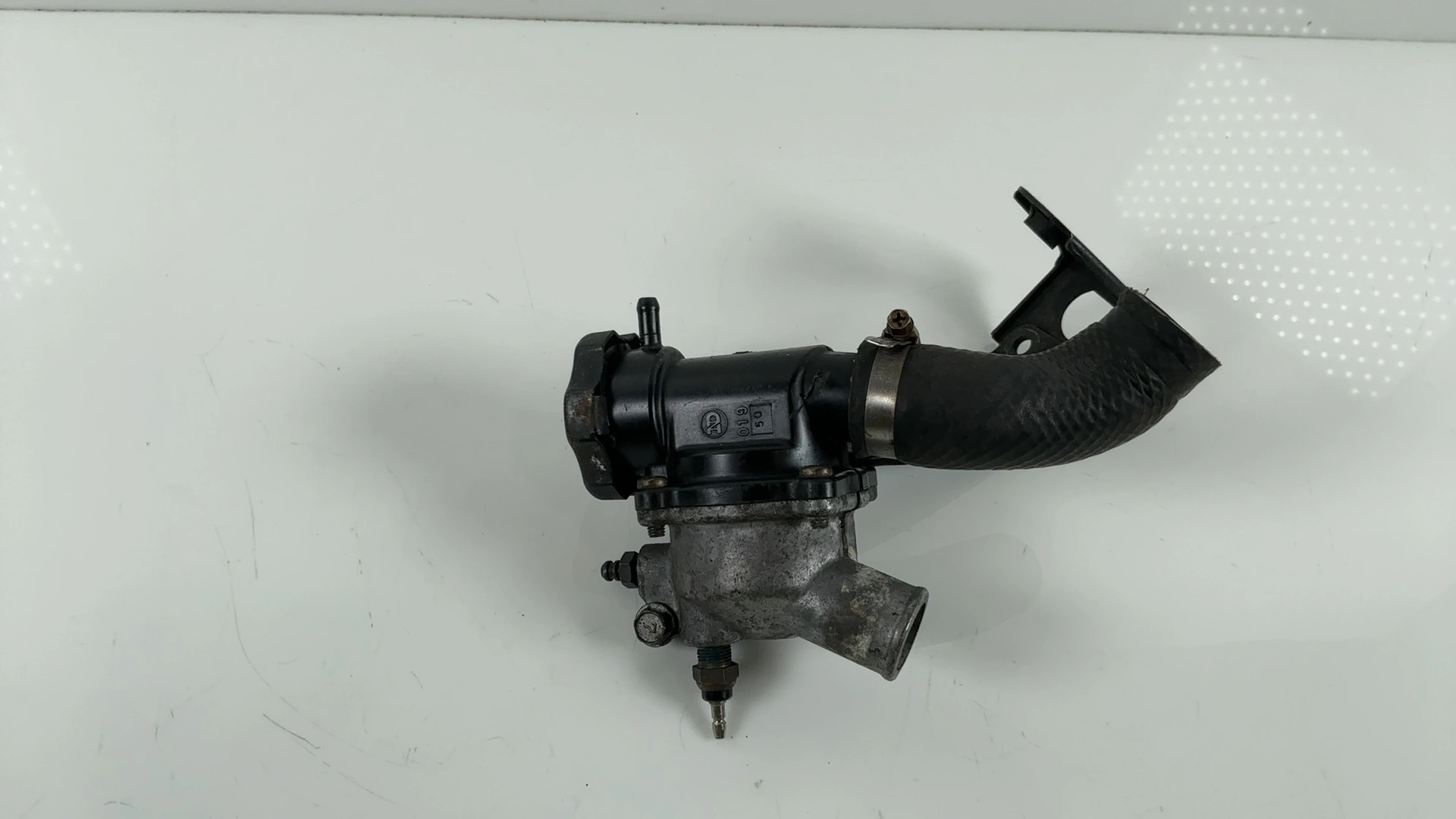 Kawasaki ZZR600 ZX600E 600cc Thermostat Housing 1993-2005 OEM 14075-1068 - Image 3