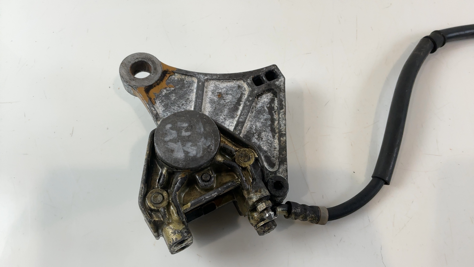 Honda NSR125R JC20 125cc Rear Brake Caliper 1990-1996 OEM 43100-KY4-611 - Image 3
