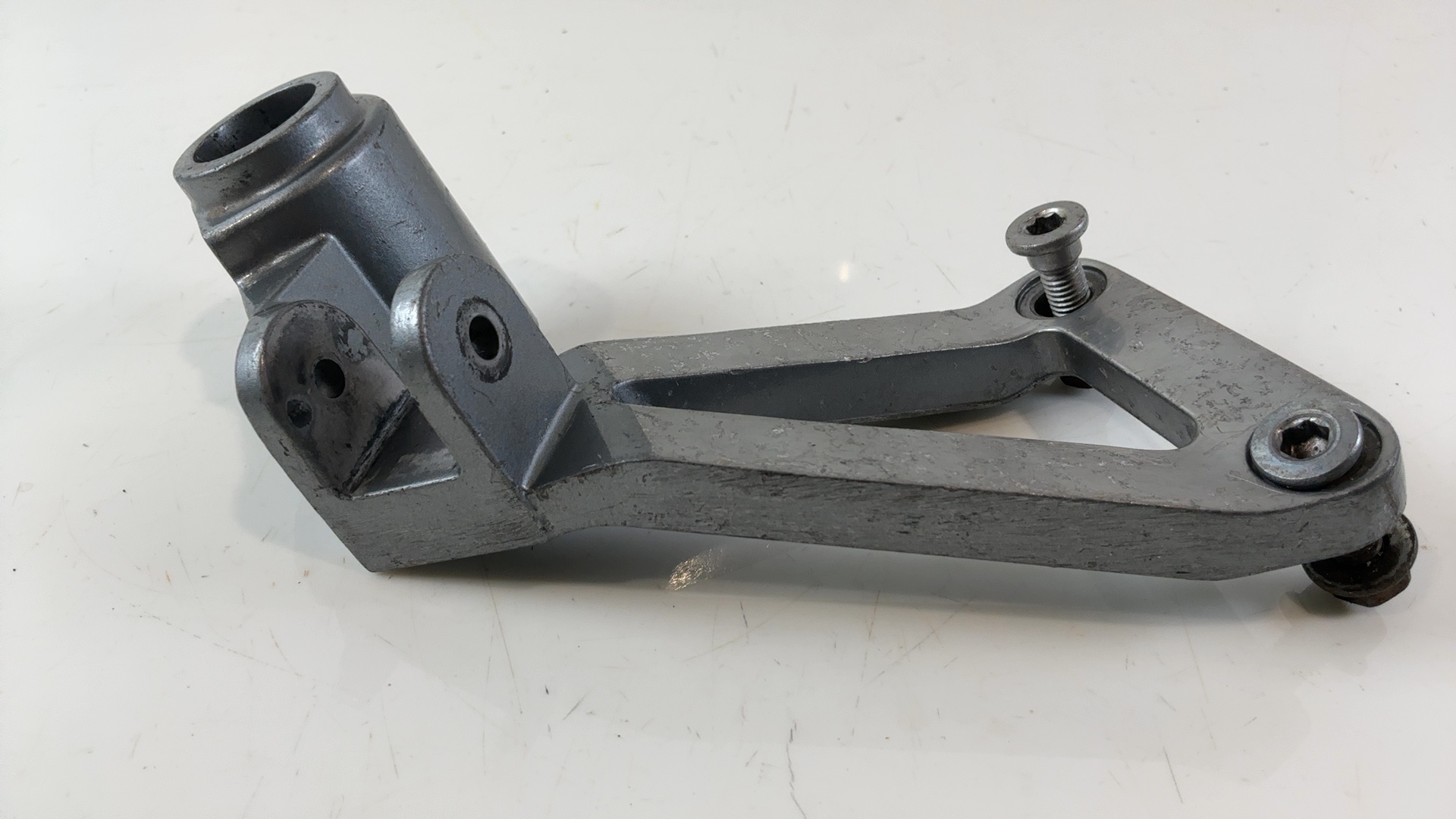 Kawasaki Ninja ZX9R ZX900 900cc Rear Right Footrest Bracket 1994-1997 35011-1668 - Image 7
