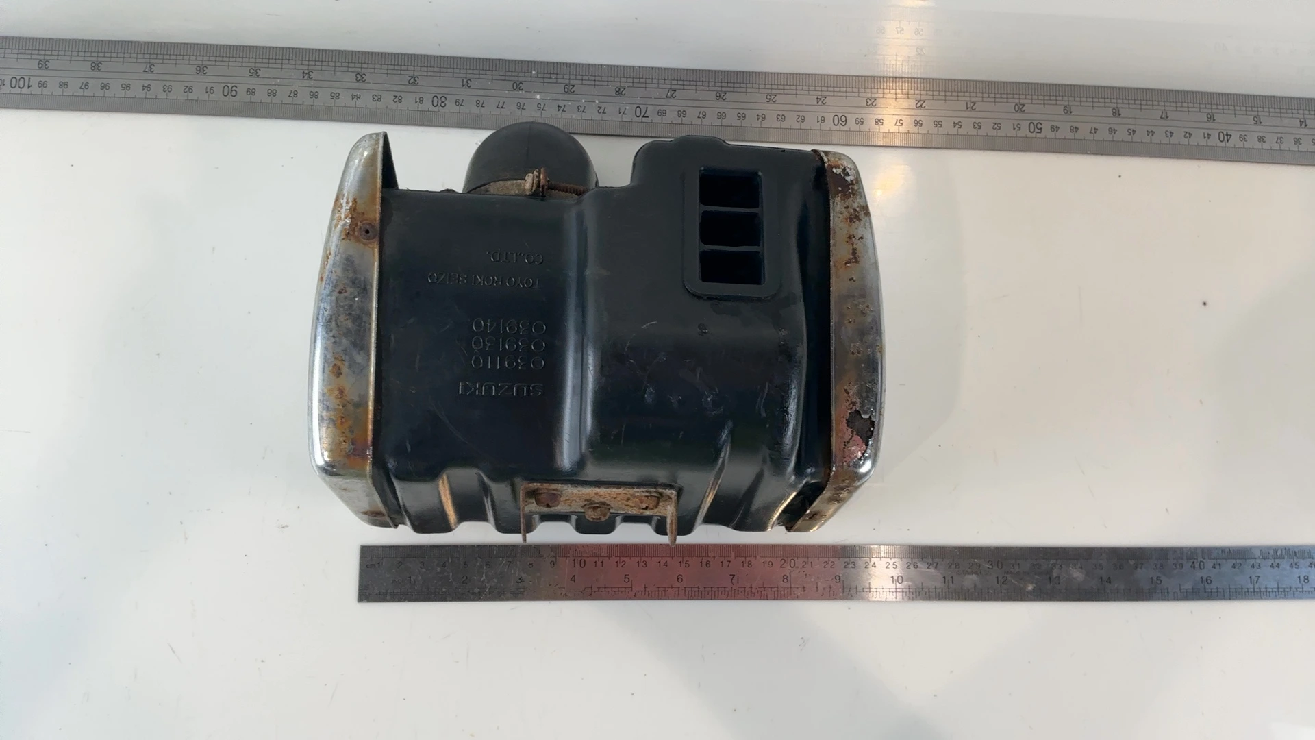 Suzuki GP100 GP125 100cc 125cc Air Filter Box Housing 1978-1993 OEM 13700-39100 - Image 5