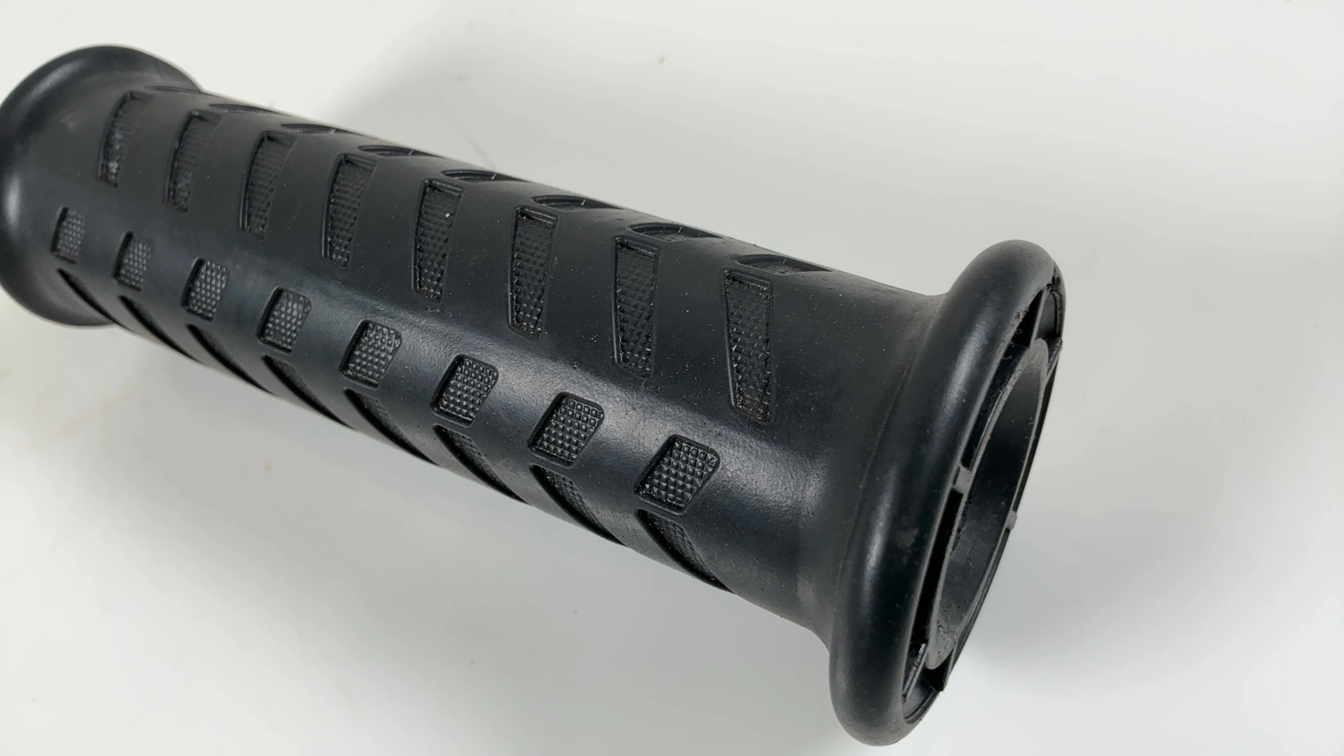 Aprilia Tuono 660 Factory 660cc Left Handlebar Grip 2021-2026 OEM AP8118579 - Image 2