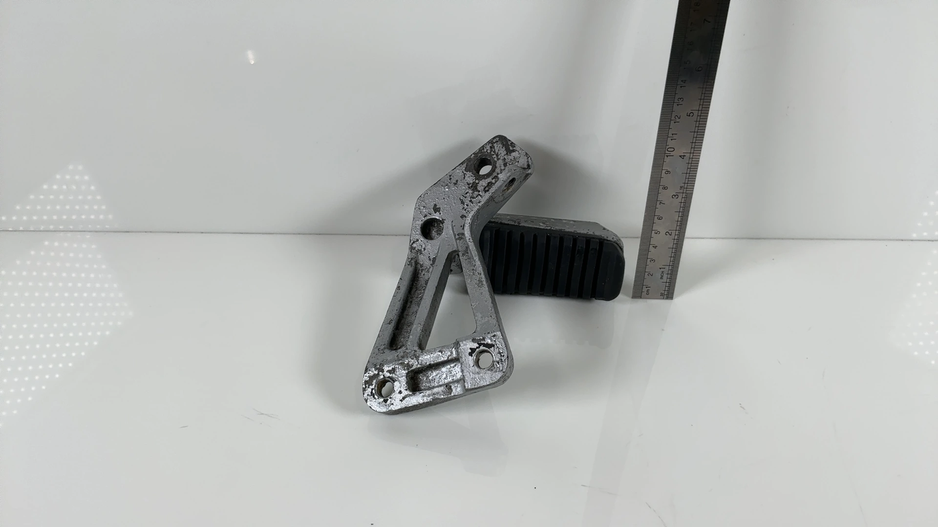 Kawasaki Concours ZG1000A 1000cc Rear Left Footrest Bracket 1986-2006 35011-1293 - Image 3