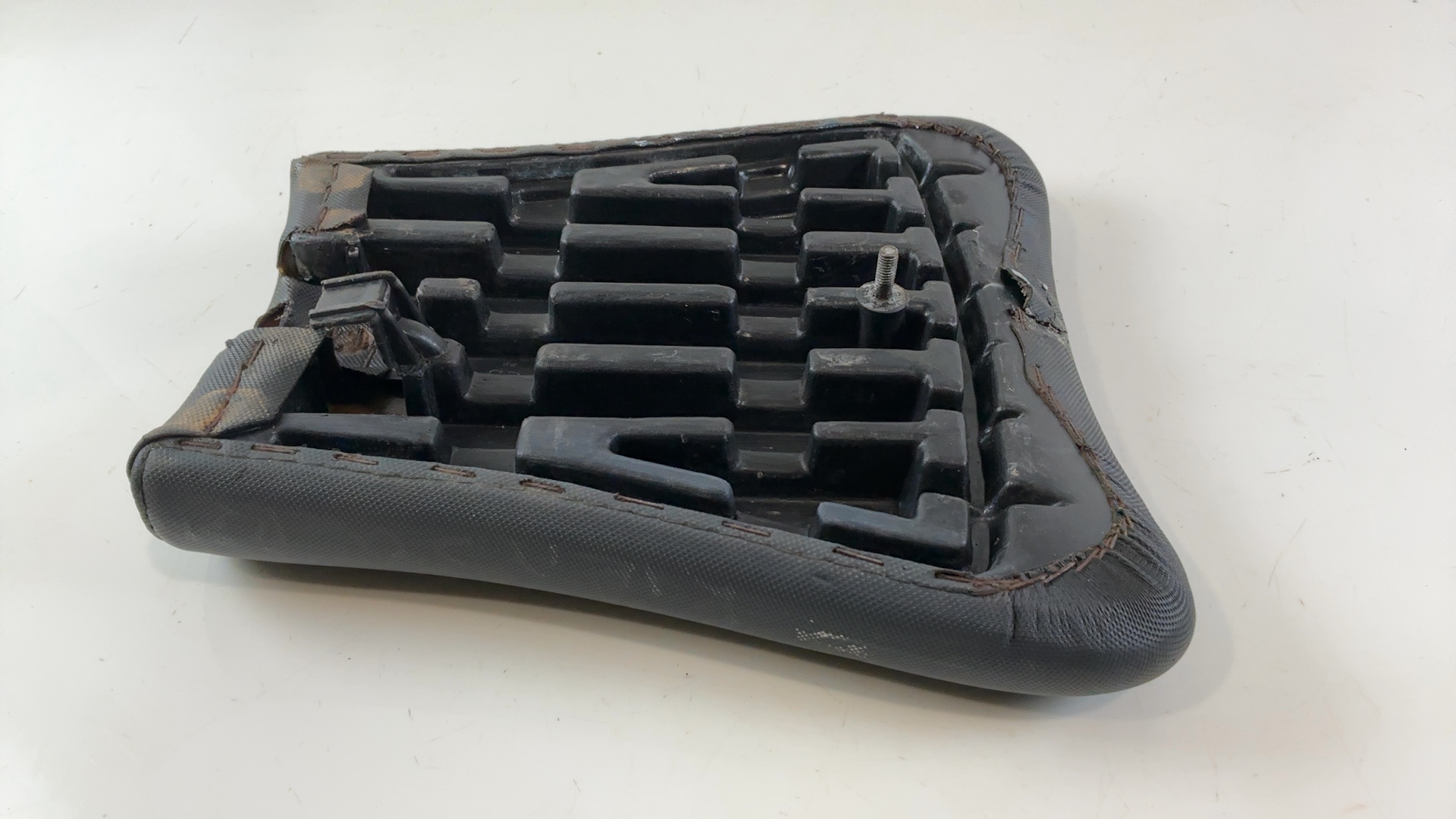 Honda CBR600RR PC37 600 Rider Seat 2005 2006 OEM 77100-MEE-D00 - Image 4