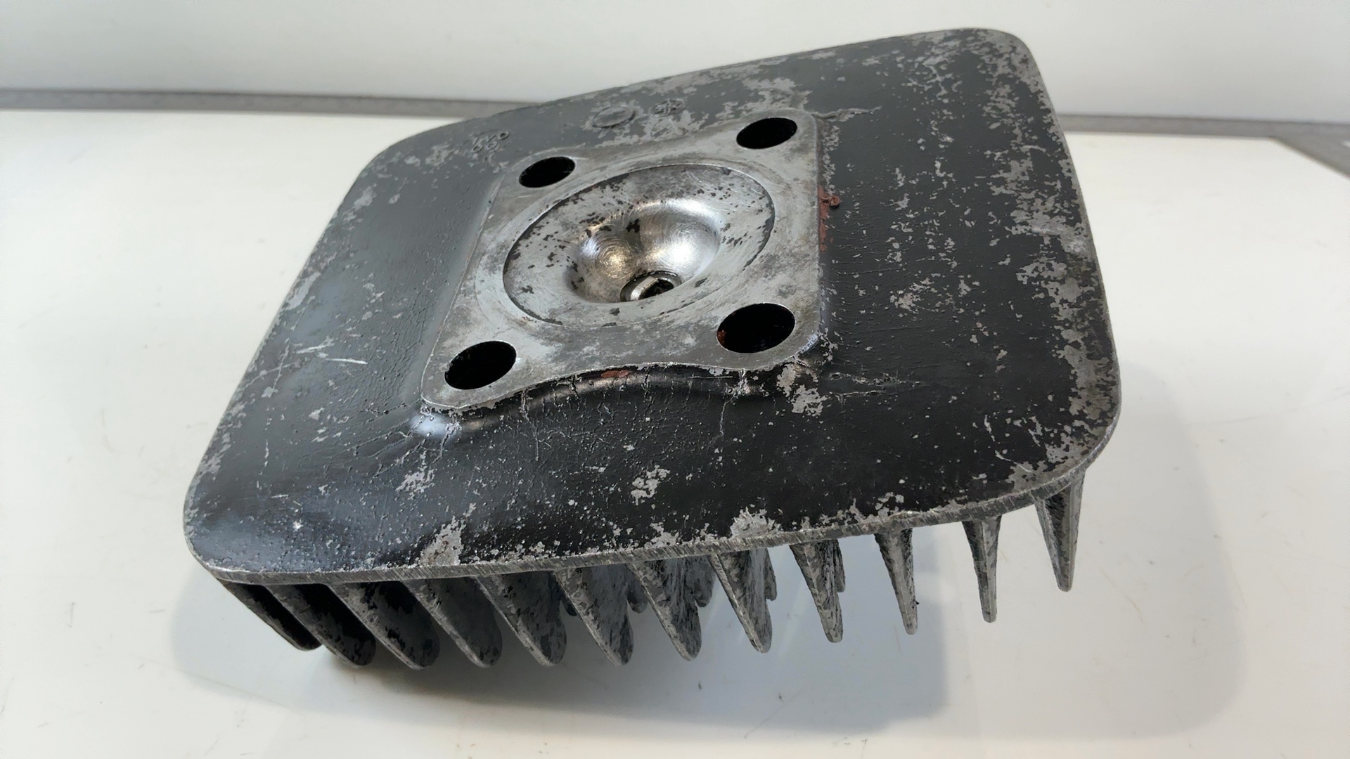 Yamaha RX100 1V1 100cc Cylinder Head 1985-1996 OEM 1V1-11111-00 - Image 10