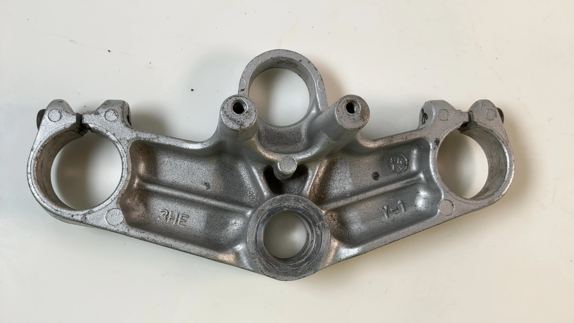 Yamaha FZR600 3HE 600cc Upper Fork Yoke Bridge 1989-1993 OEM 3HE-23435-00-00 - Image 6