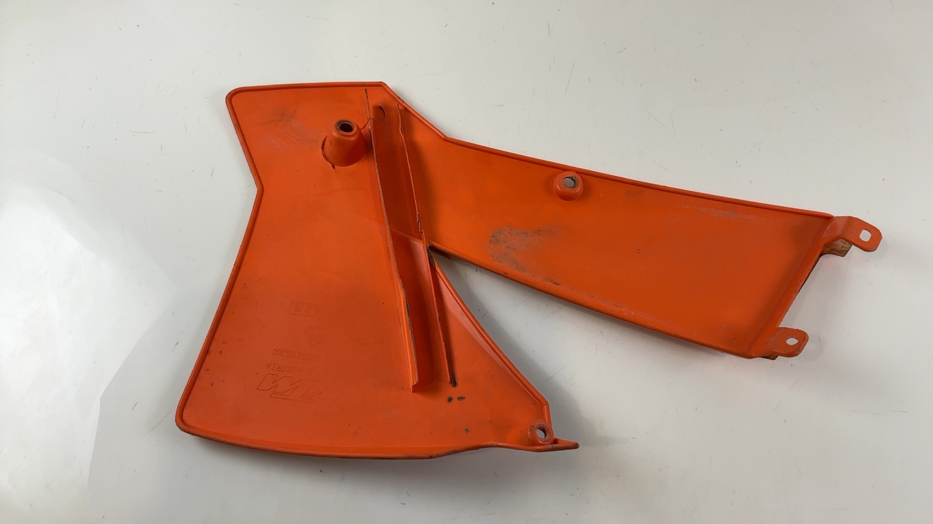 KTM EXC 125 200 300 400 Radiator Shroud Spoiler Left Side 2001-2004 50308150000 - Image 2