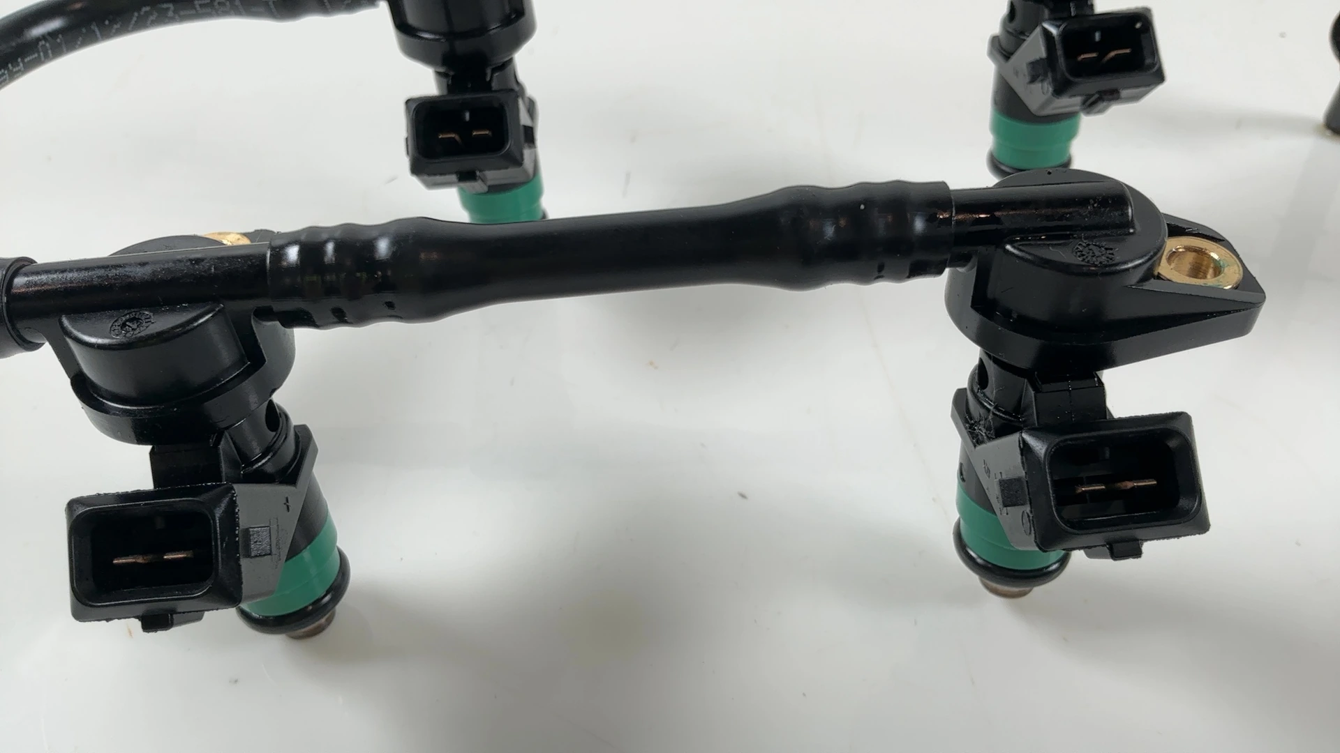 Aprilia Tuono V4 1100 Factory 1100 Upper Fuel Rail Injectors 2021-26 OEM 858807 - Image 7