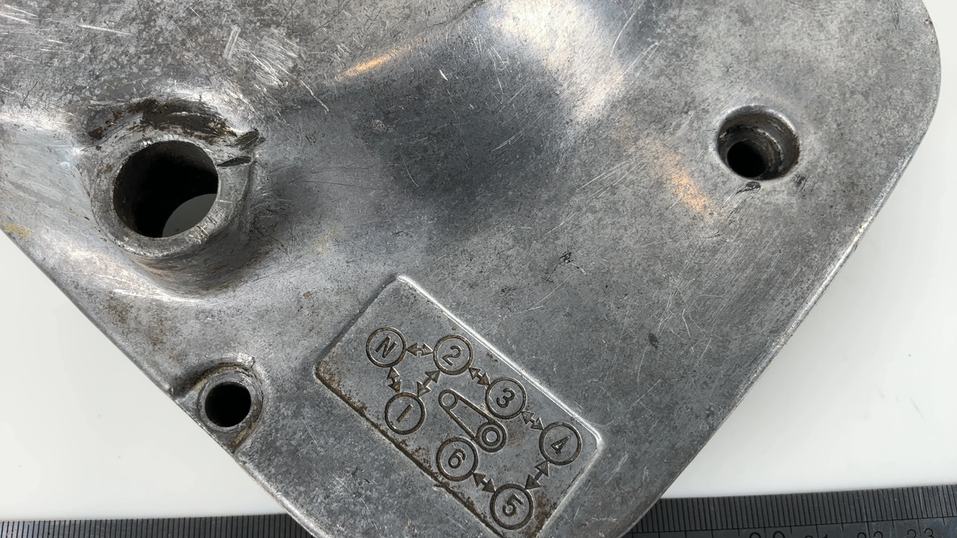 Suzuki GSX250E GSX250 250cc Left Engine Sprocket Cover 1980-1982 OEM 11361-11402 - Image 3