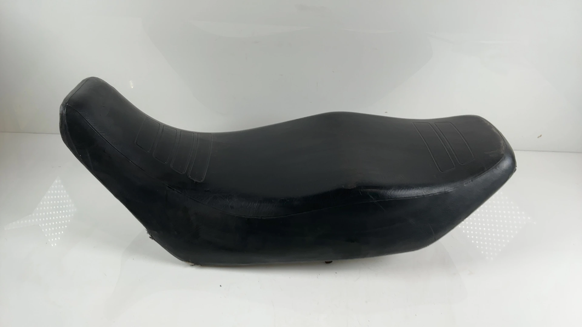 Yamaha XJ600 51J 600cc Motorcycle Seat 1984 1991 OEM 33M-24730-00