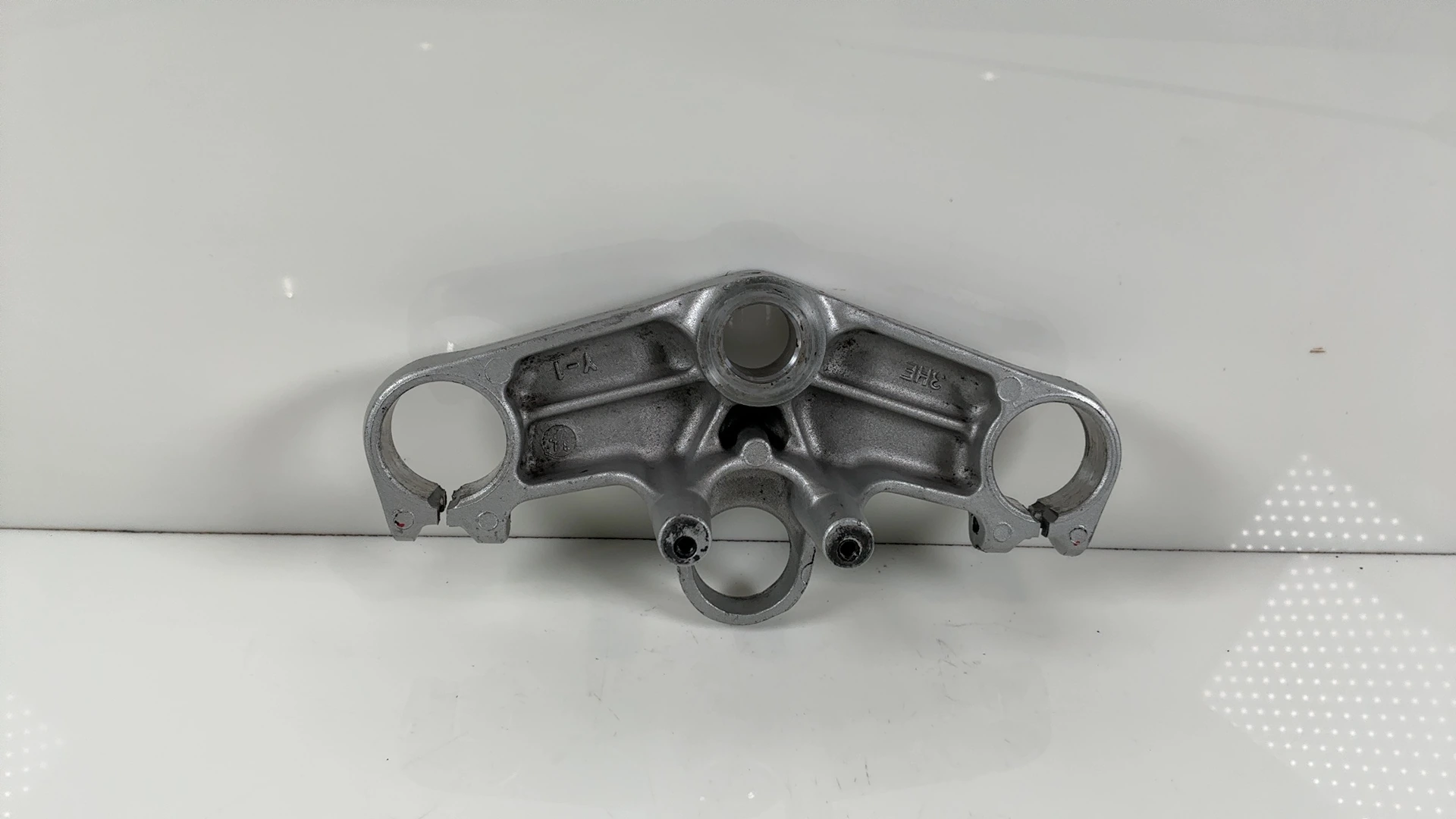 Yamaha FZR600 3HE 600cc Upper Fork Yoke Bridge 1989-1993 OEM 3HE-23435-00-00 - Image 2