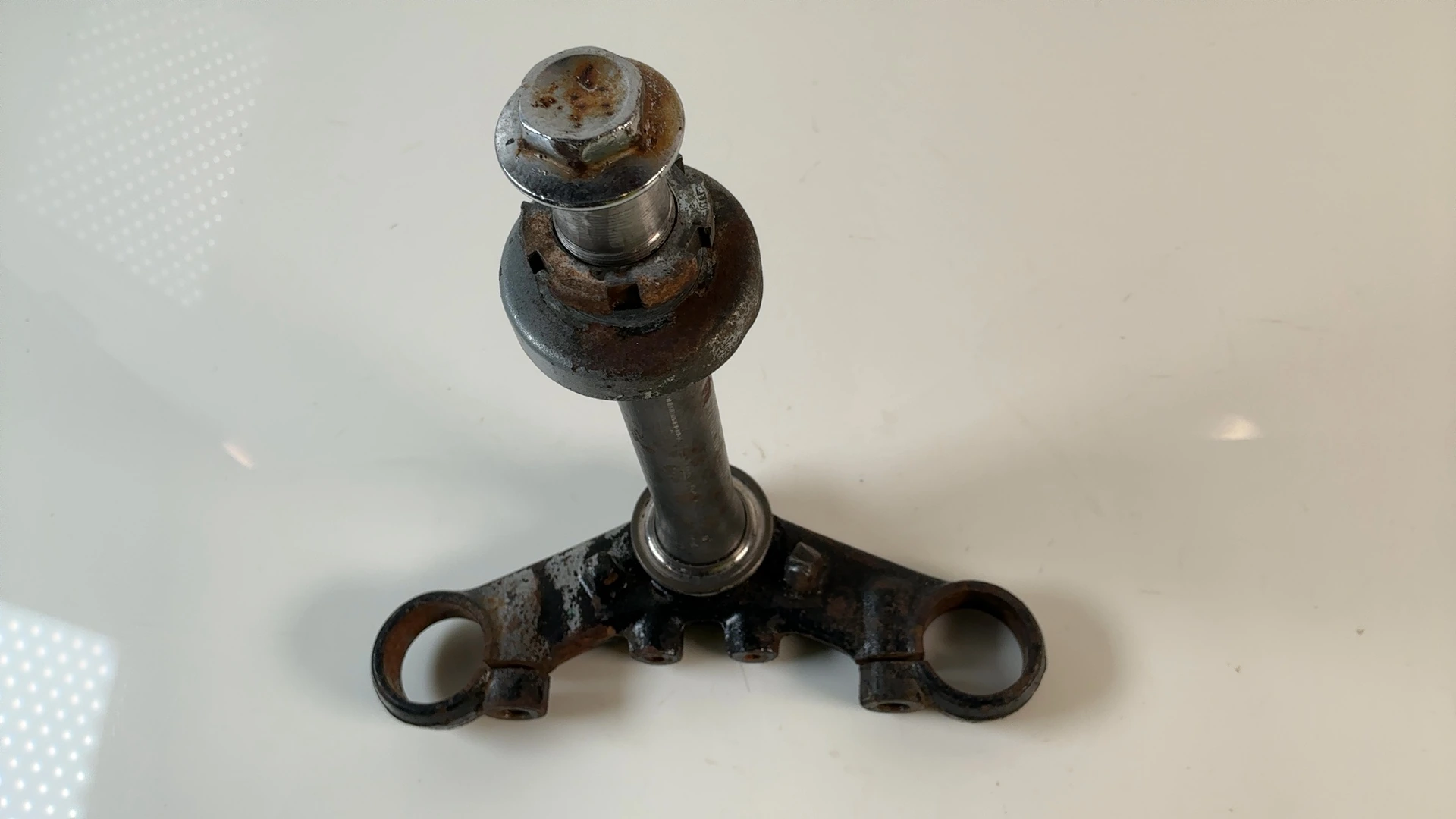 Yamaha TZR125 2RL 125cc Lower Triple Tree Stem 1987-1992 OEM 2RL-23340-00-33