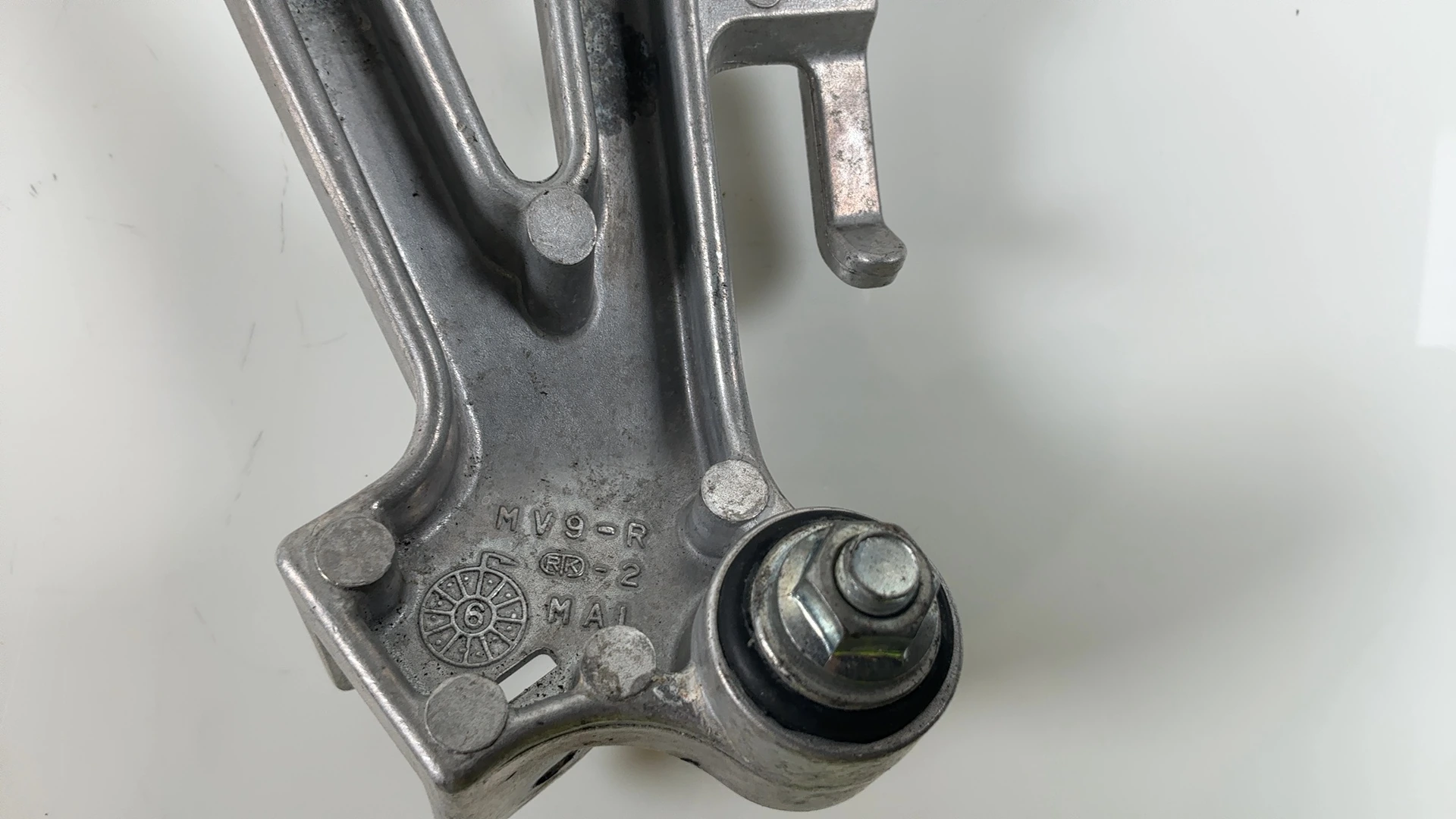 Honda CBR600 CBR600F3 Rear Right Footrest Peg Bracket 1995-98 OEM 50750-MV9-930 - Image 5