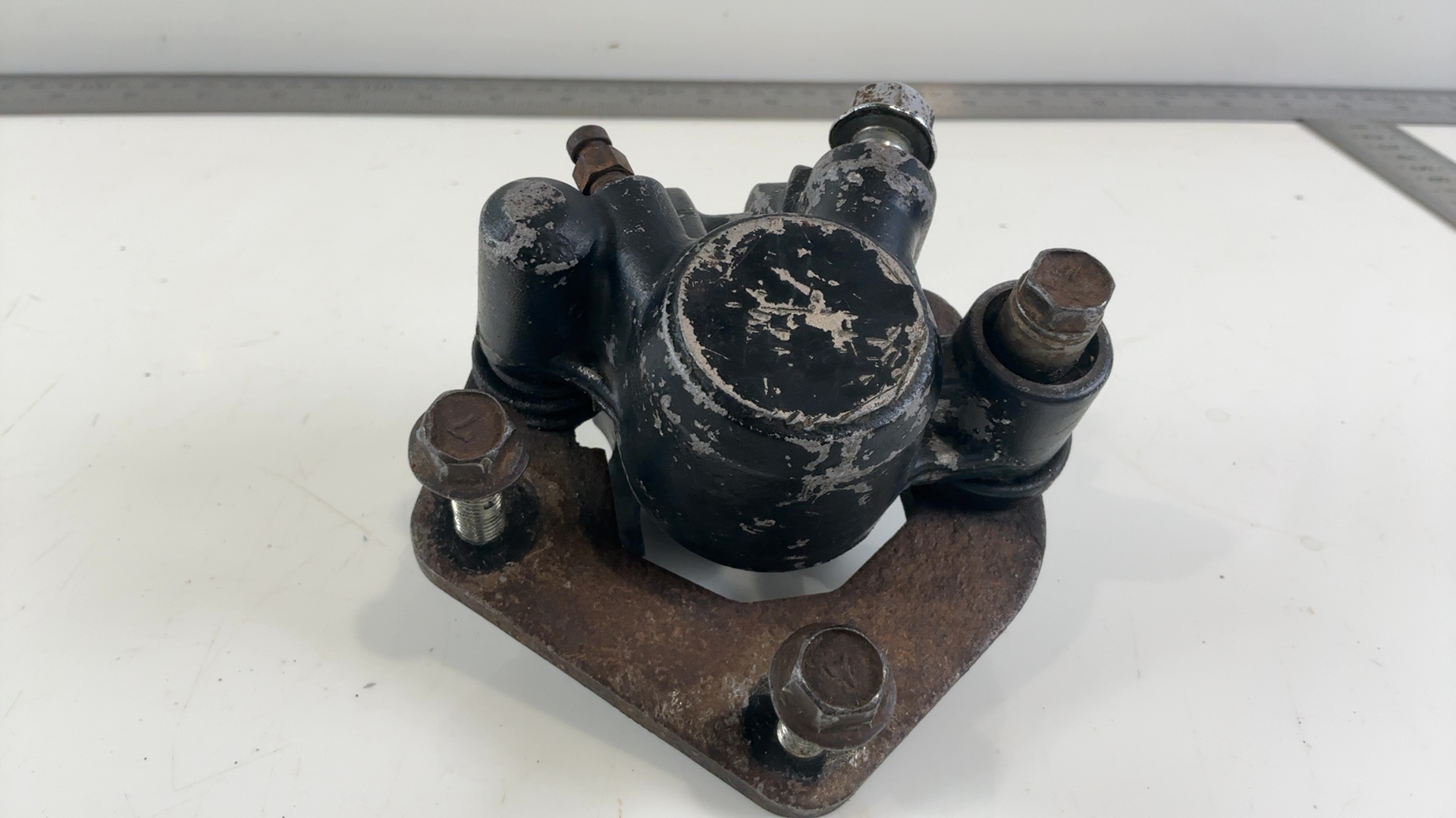 Suzuki GN125 NF41A 125cc Front Brake Caliper 1982-2000 OEM 59300-29B00-000 - Image 4