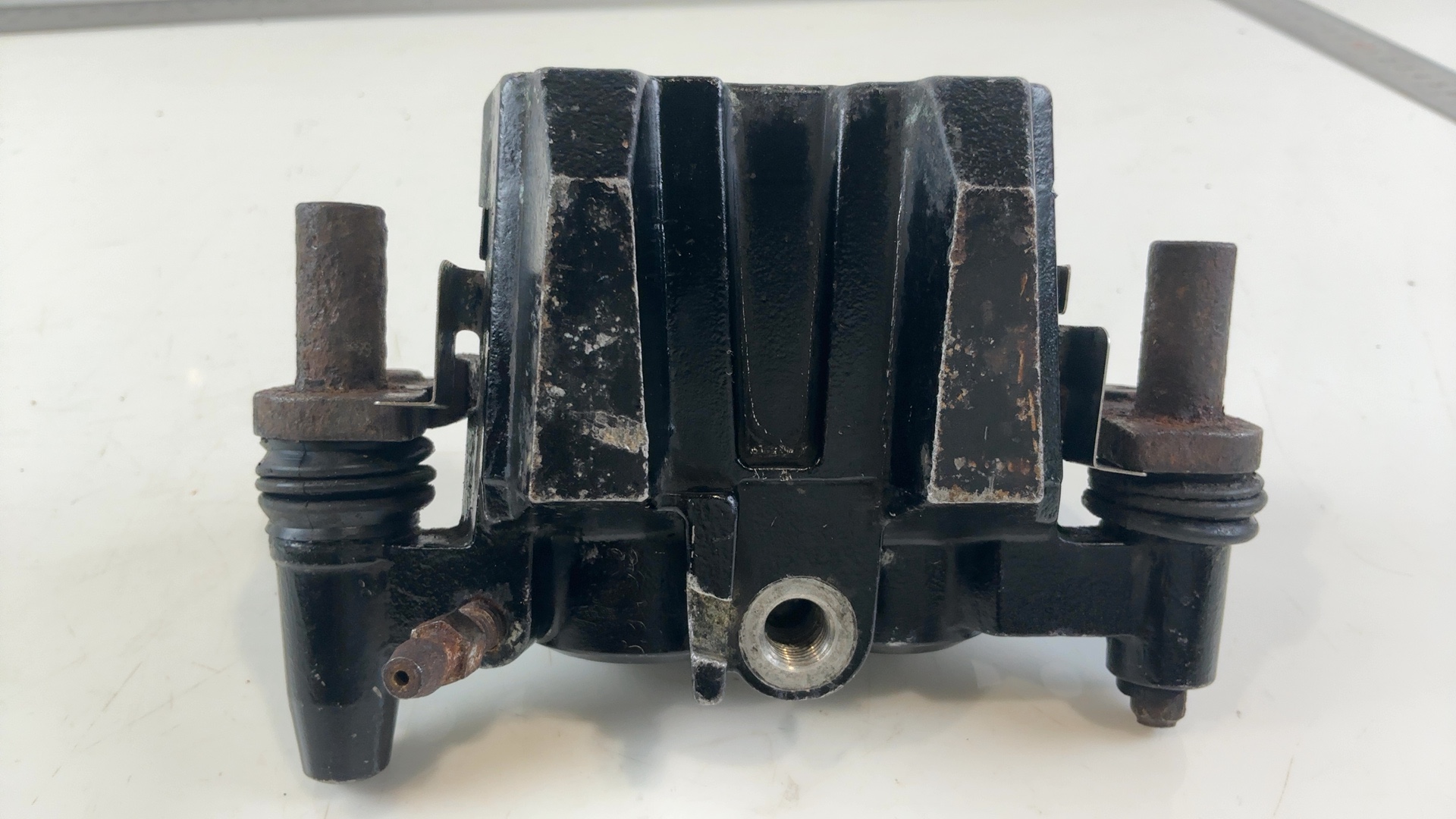 Suzuki GSX 1100 G GV74A 1100 Front Brake Caliper 1991-1994 OEM 59300-26D01 - Image 7