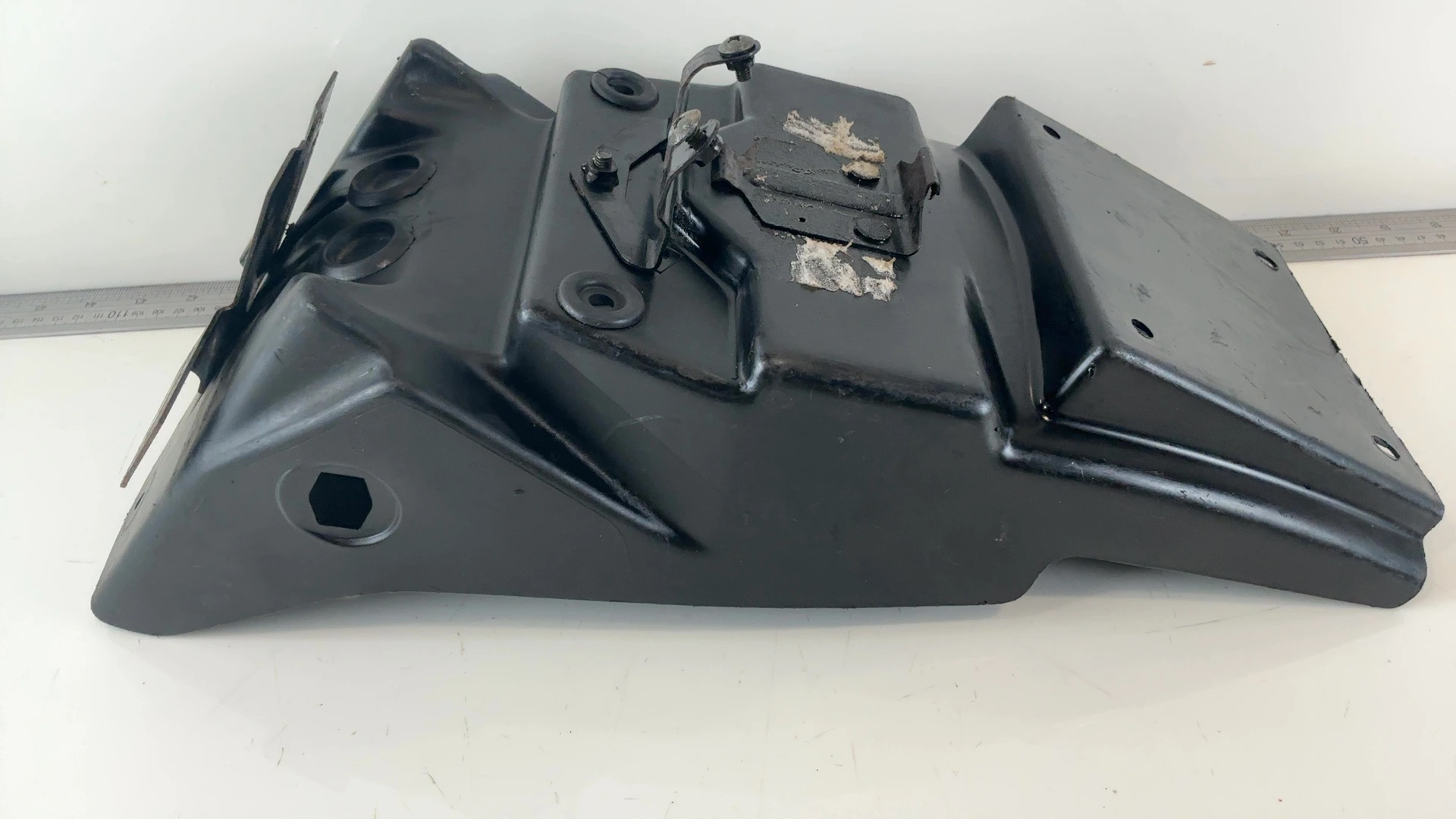 Suzuki GSX-R1100 GSXR 1100 CC Rear Upper Fender 1989-1992 OEM 63112-40C00 - Image 6