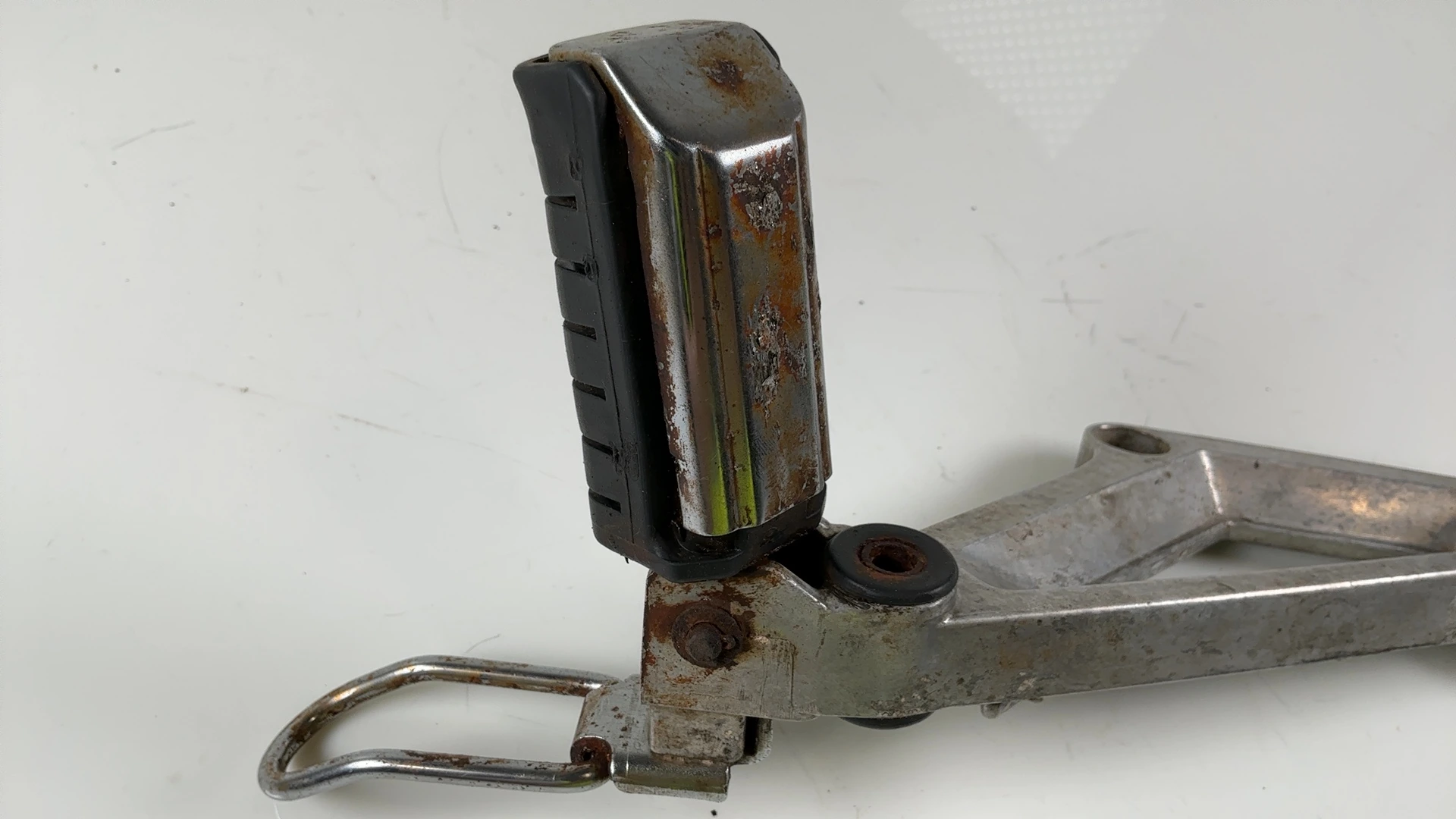 Honda Sabre VF700S 700cc Footrest Peg Bracket Right 1984-1985 OEM 50680-MB0-000 - Image 6