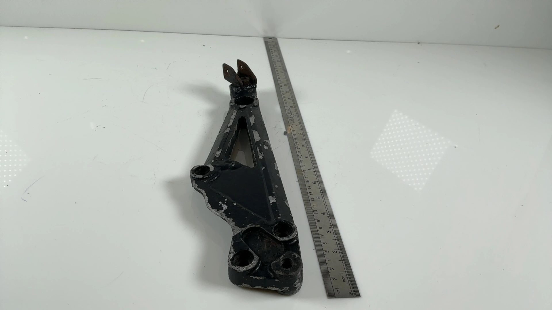 Kawasaki GT550 Z550G 550cc Left Footrest Bracket 1987 1988 OEM 35011-1152 - Image 3
