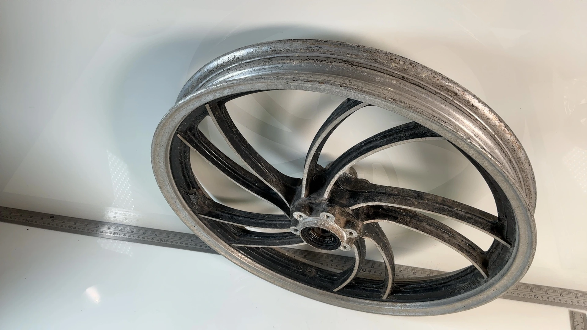 Yamaha Maxim XJ550 XJ 550 Front Wheel Rim 1981-1983 OEM 4U8-25168-00-00 F-07 - Image 6