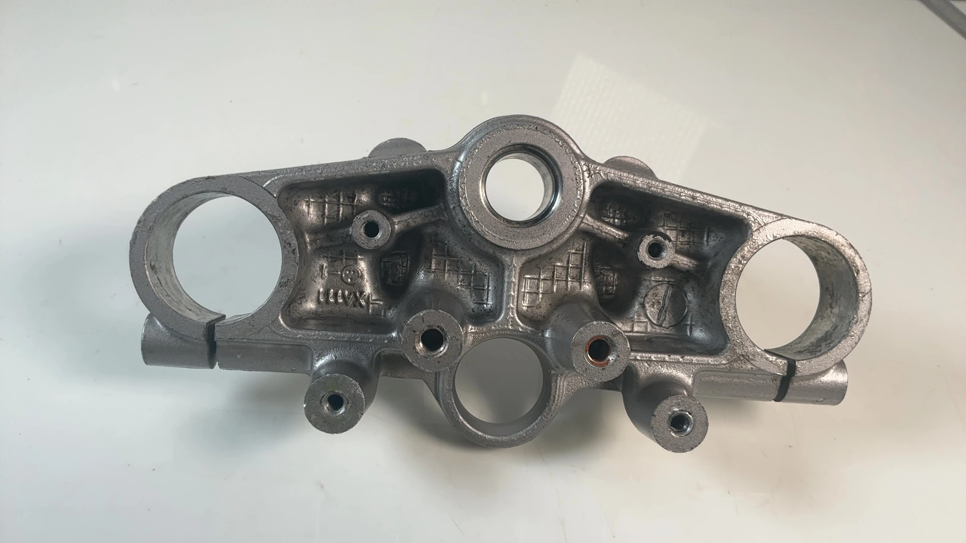 Suzuki Bandit GSF600 GN77B Top Fork Bridge Yoke 1995-1999 OEM 51311-26E00 Suzuki - Image 6
