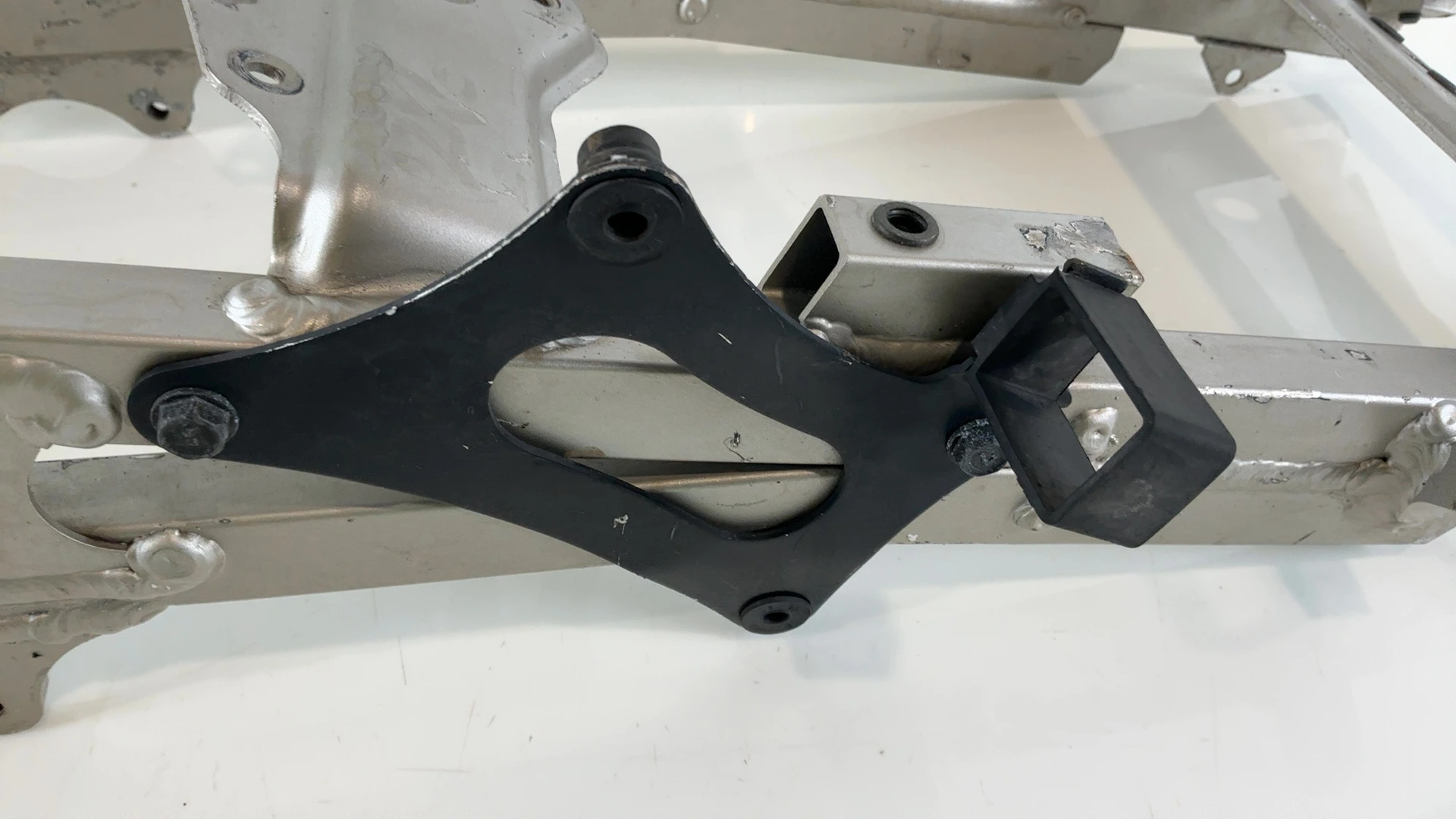 Kawasaki Ninja ZX6R ZX600J 600cc Rear Subframe 1998-2002 OEM 32160-1671-TX - Image 4