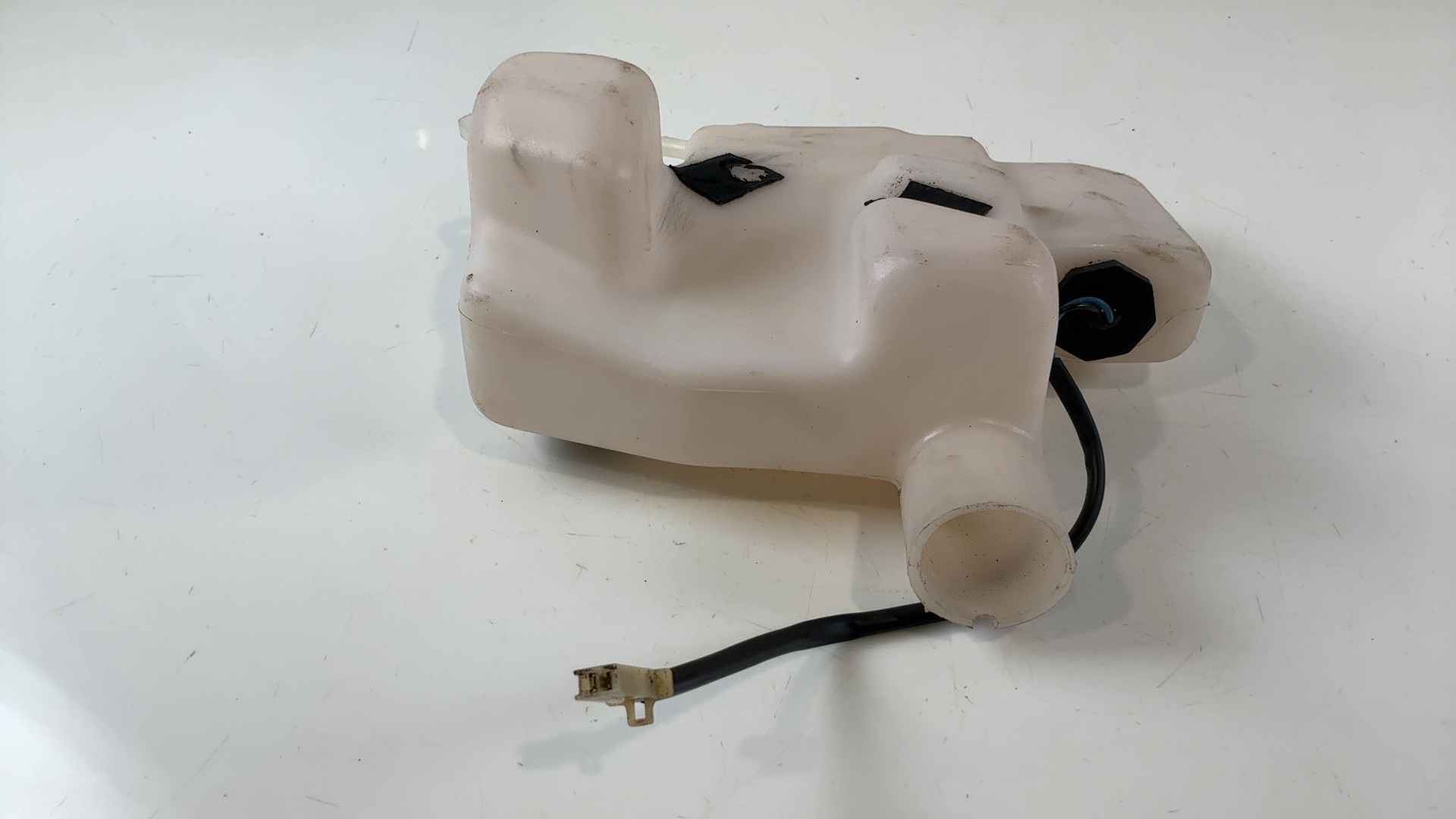 Suzuki Katana AY50W 50cc 2-Stroke Engine Oil Tank Reservoir 1997-06 44611-35E00 - Image 4