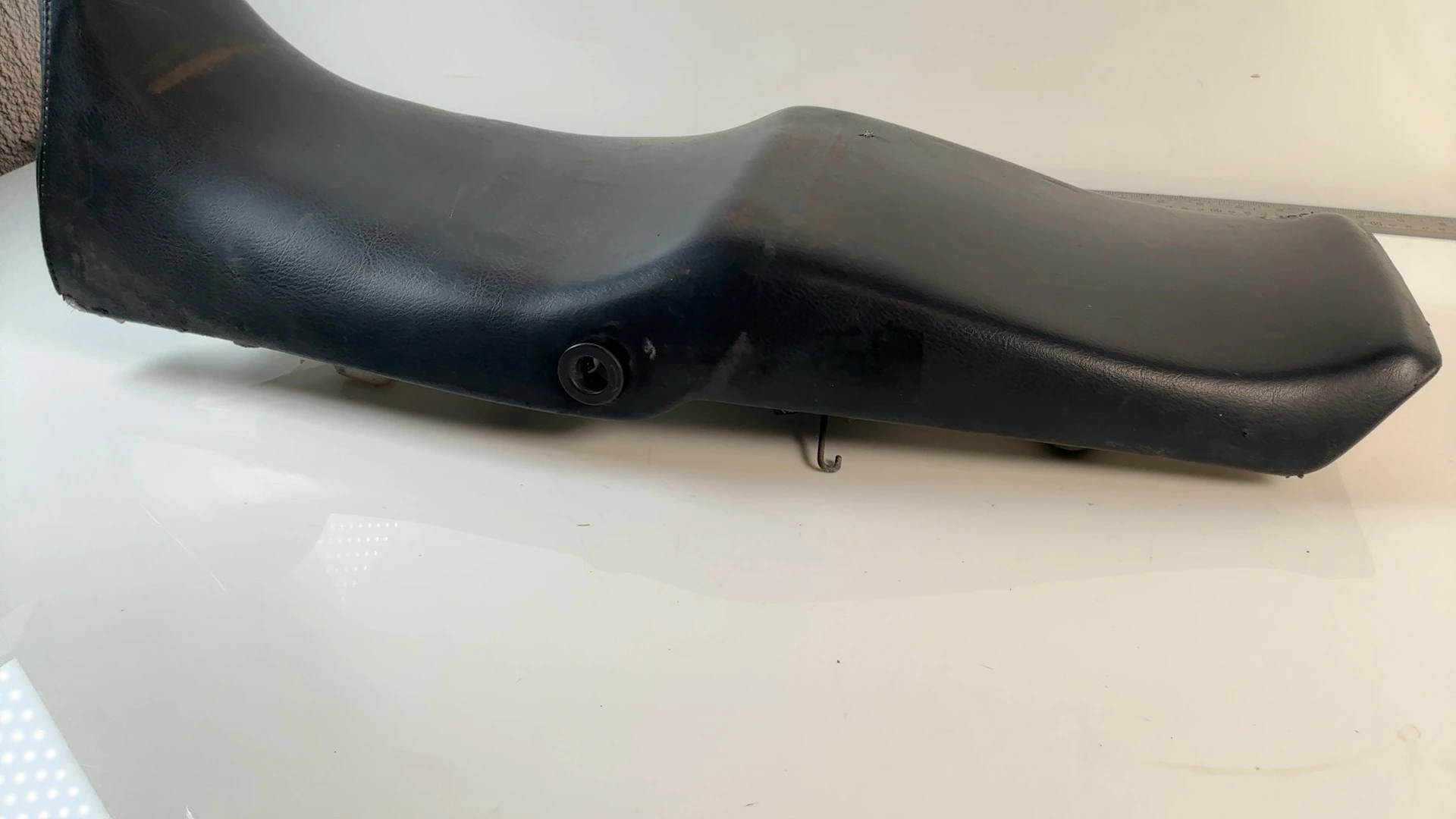 Yamaha FZR1000 3LE 1000cc Front Rider Seat 1989-1990 OEM 3GM-24730-00-00 - Image 6