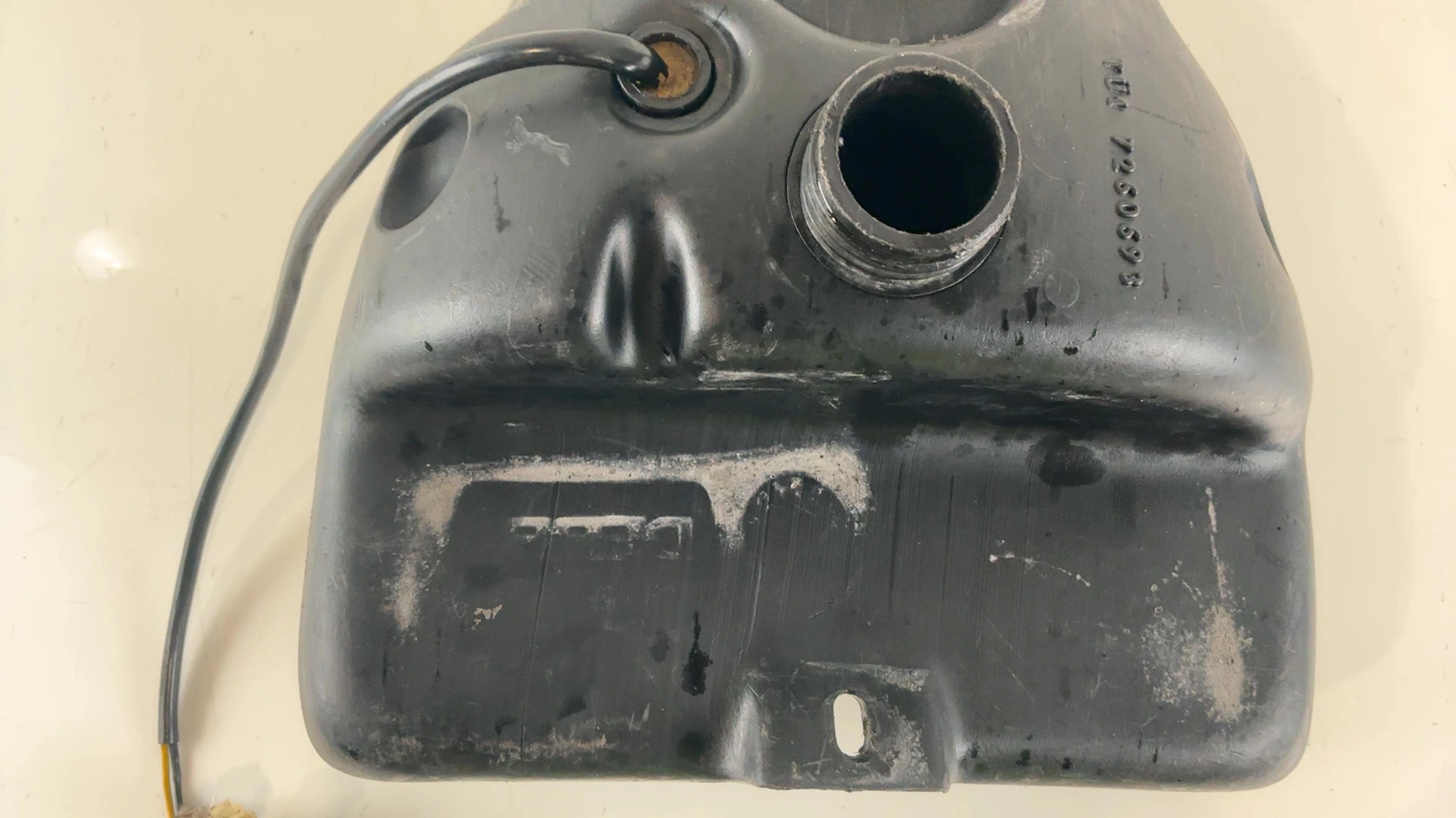 Derbi Senda 50 X-Treme R SM 50cc Fuel Gas Tank 1998-2009 OEM 00H00406011 - Image 6