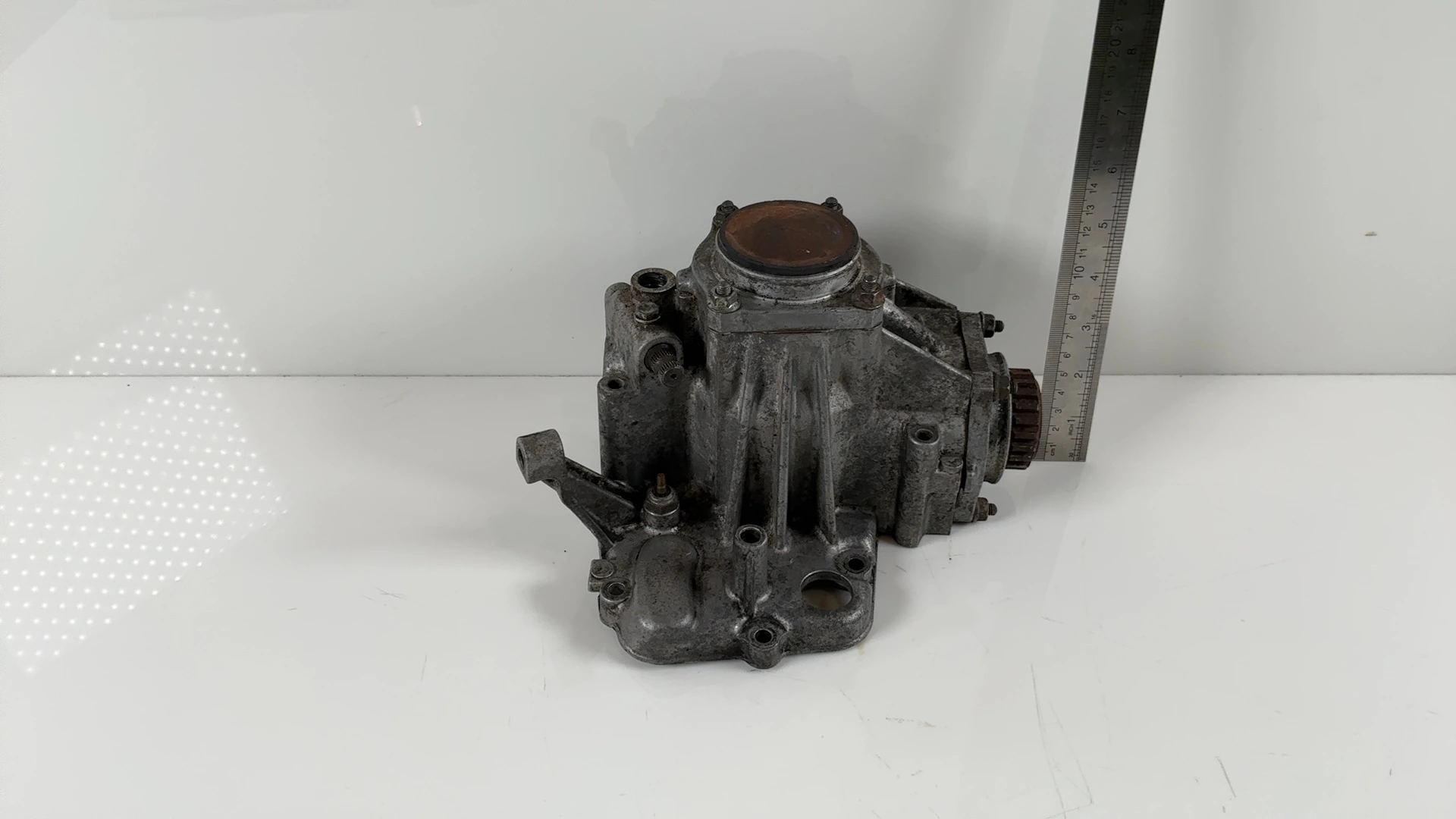 Kawasaki GT750 Z750P 750cc Middle Bevel Drive Gear Case 1982-1990 OEM 13101-1153 - Image 3
