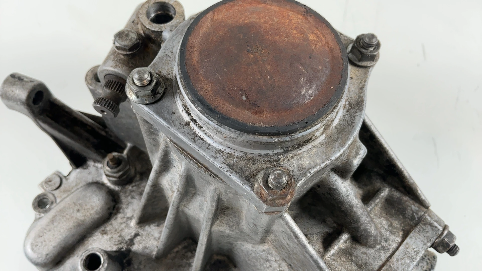 Kawasaki GT750 Z750P 750cc Middle Bevel Drive Gear Case 1982-1990 OEM 13101-1153 - Image 5