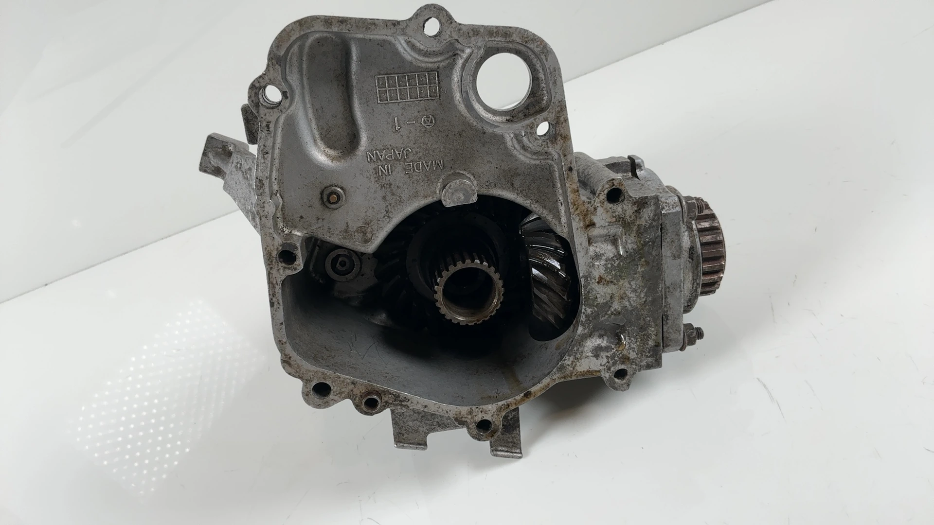 Kawasaki GT750 Z750P 750cc Middle Bevel Drive Gear Case 1982-1990 OEM 13101-1153 - Image 6