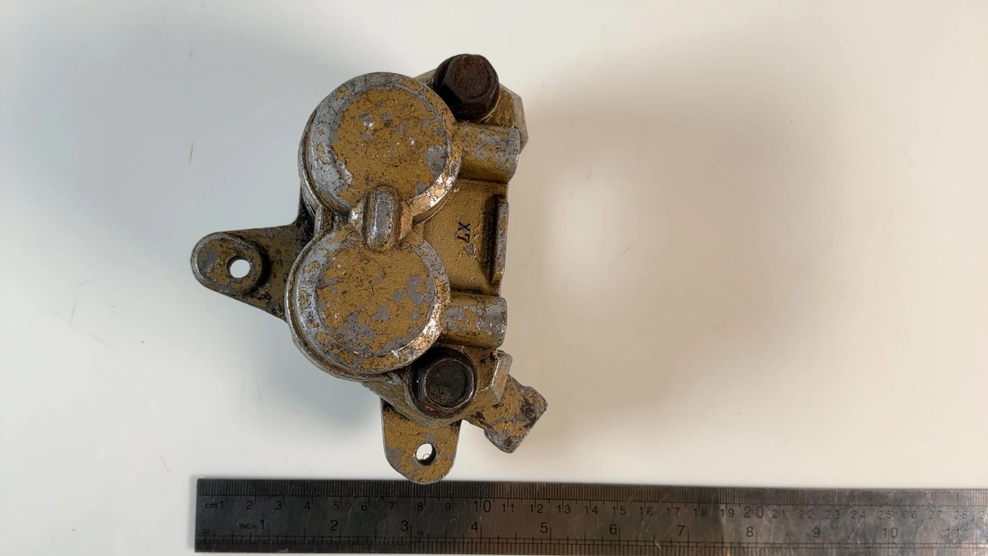 Suzuki RG500 Gamma 500cc Front Left Brake Caliper 1985-1987 OEM 59300-04820 - Image 5