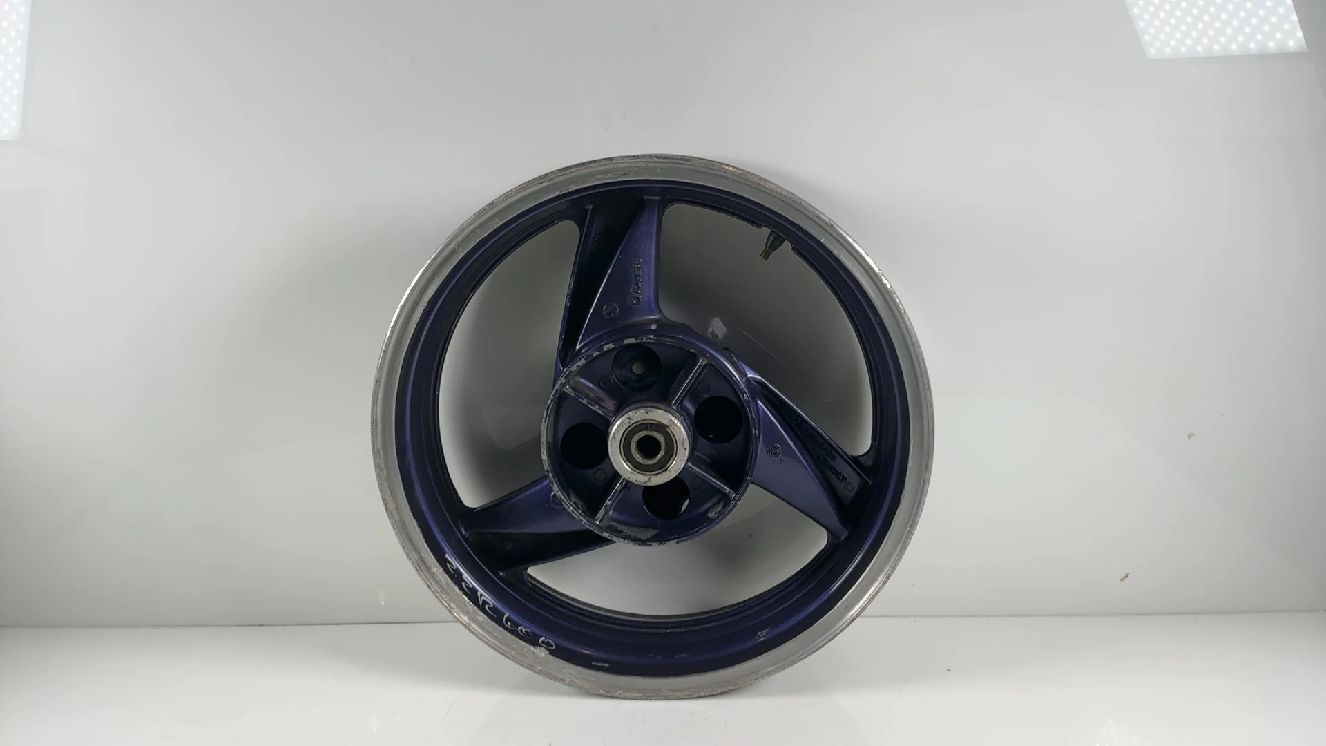 Kawasaki ZZR600 ZX600E 600cc Rear Wheel Rim 1993-2004 OEM 41073-1521-GE - Image 2