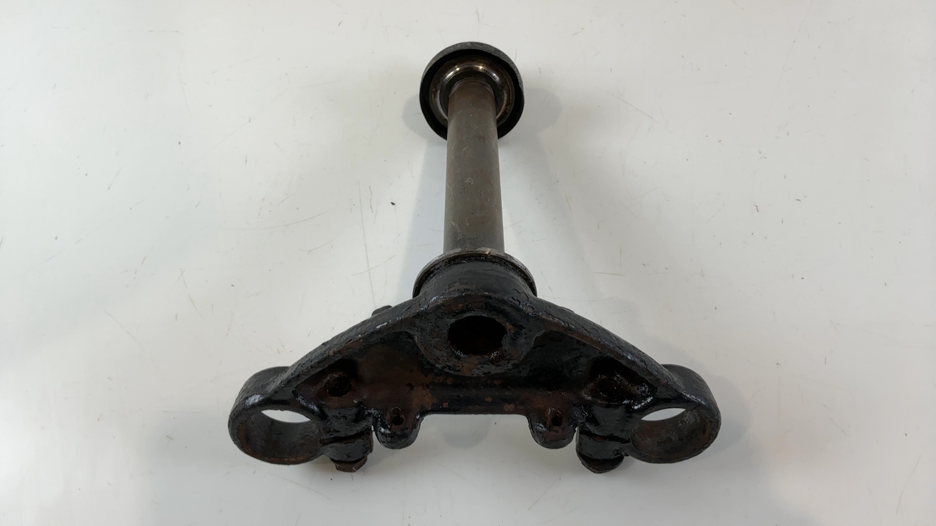 Yamaha RD125LC RD 125 CC Lower Fork Bridge Yoke Triple Tree 1982 10W-23340-00-33 - Image 2